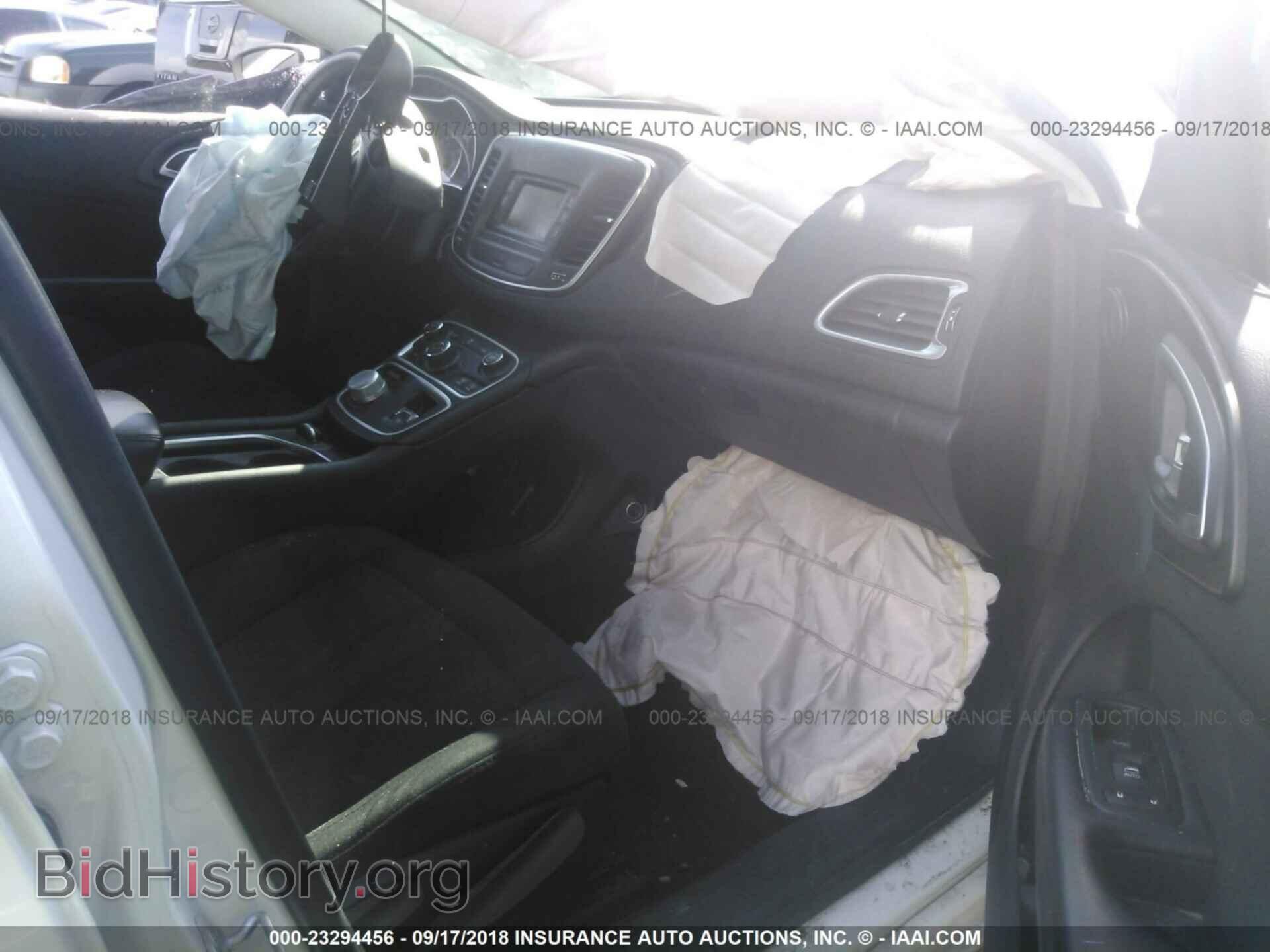 2015 Chrysler 200 - VIN: 1C3CCCABXFN532345 - Фото 5