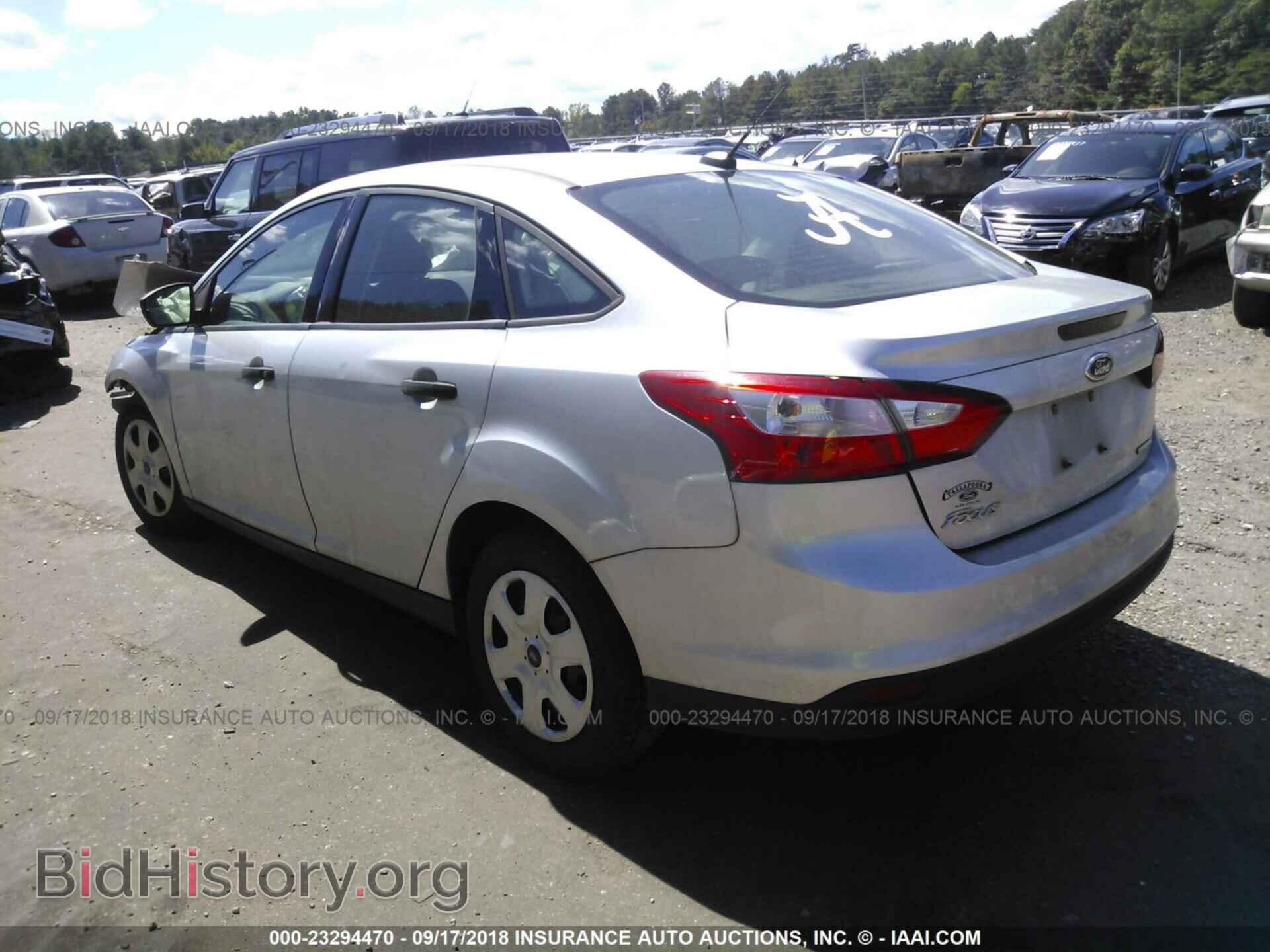 2012 Ford Focus - VIN: 1FAHP3E20CL402233 - Фото 3