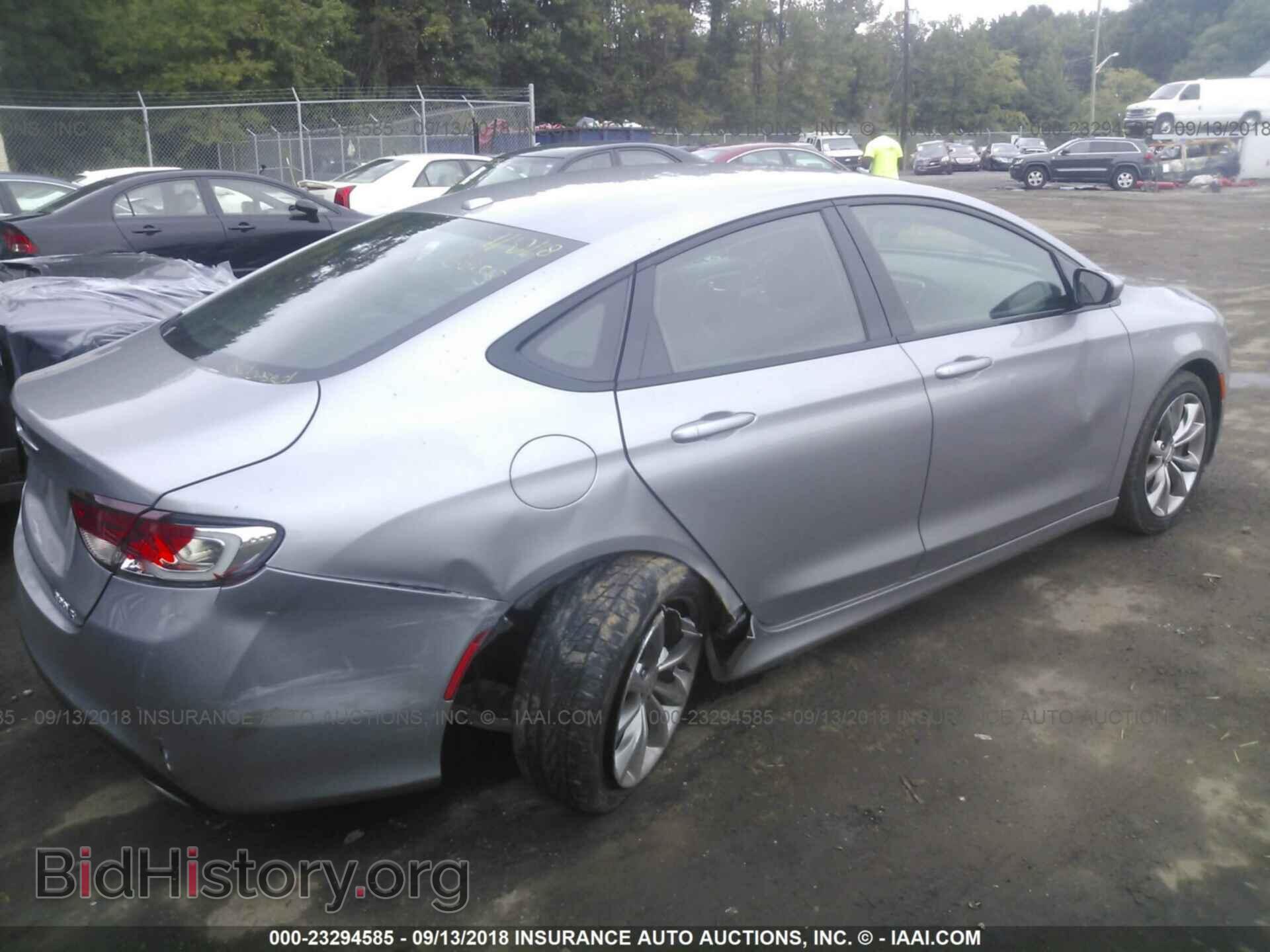 2015 Chrysler 200 - VIN: 1C3CCCBB2FN619672 - Photo 4