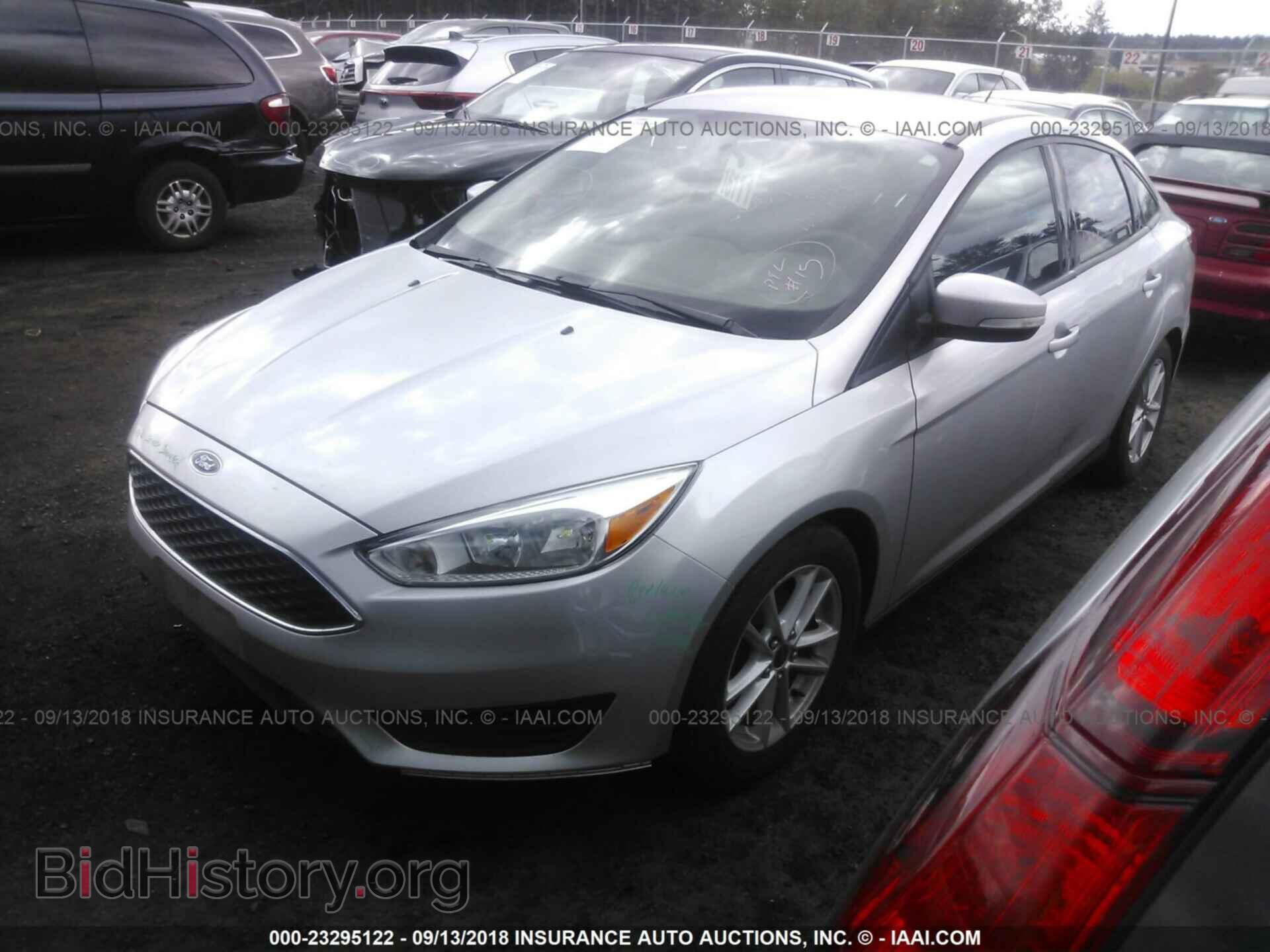 2015 Ford Focus - VIN: 1FADP3F27FL300929 - Photo 2