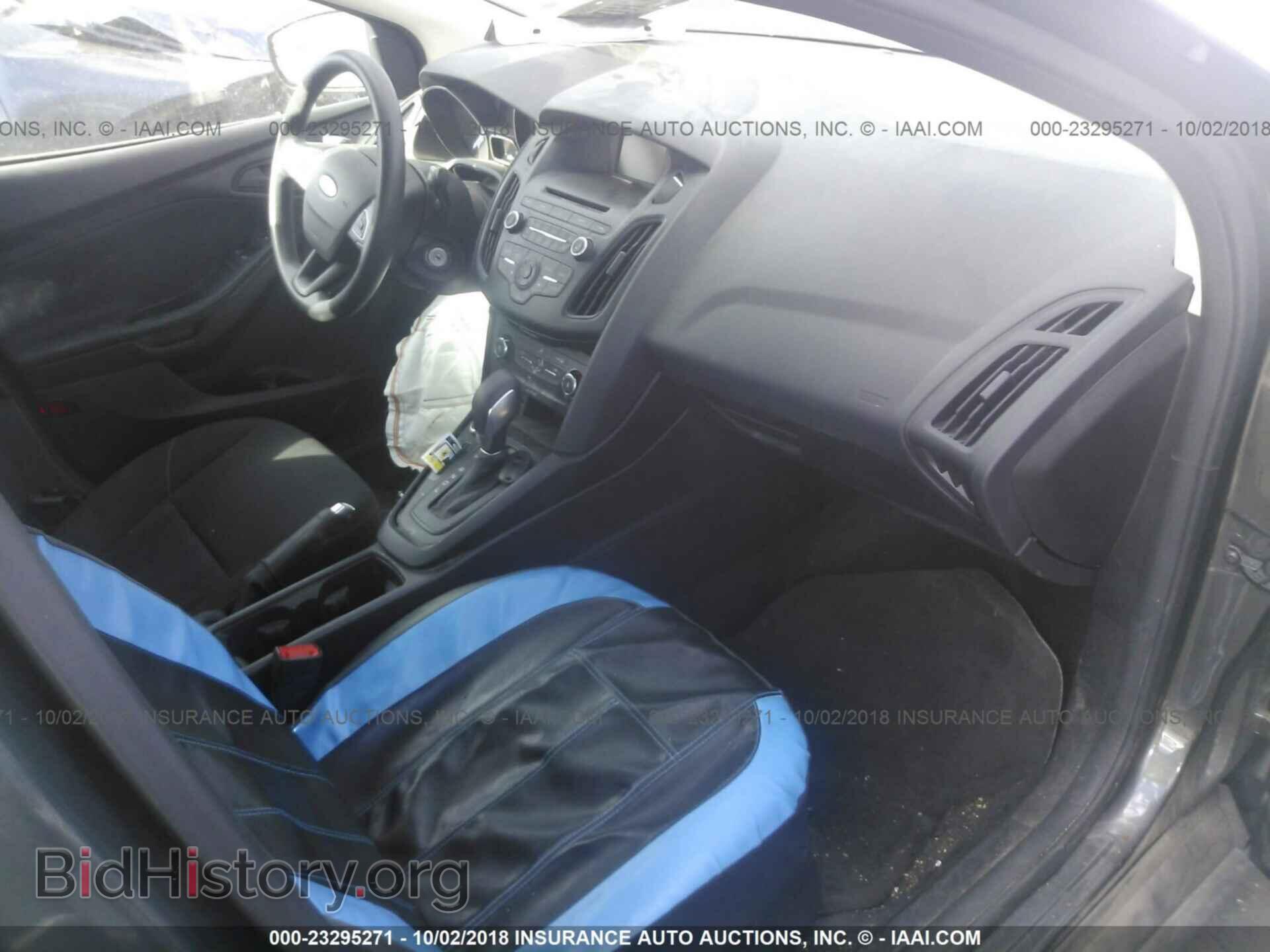 2016 Ford Focus - VIN: 1FADP3E20GL262754 - Photo 5