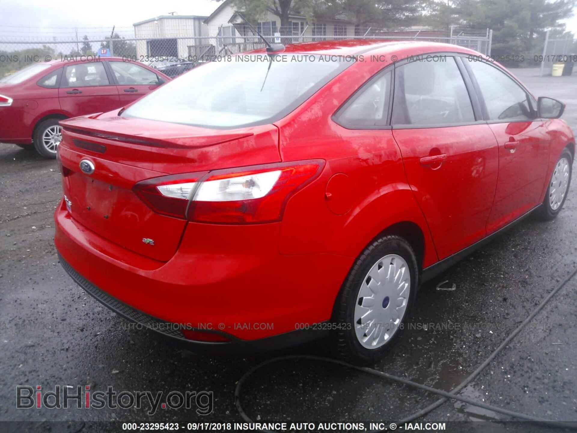 2012 Ford Focus - VIN: 1FAHP3F25CL126890 - Photo 4