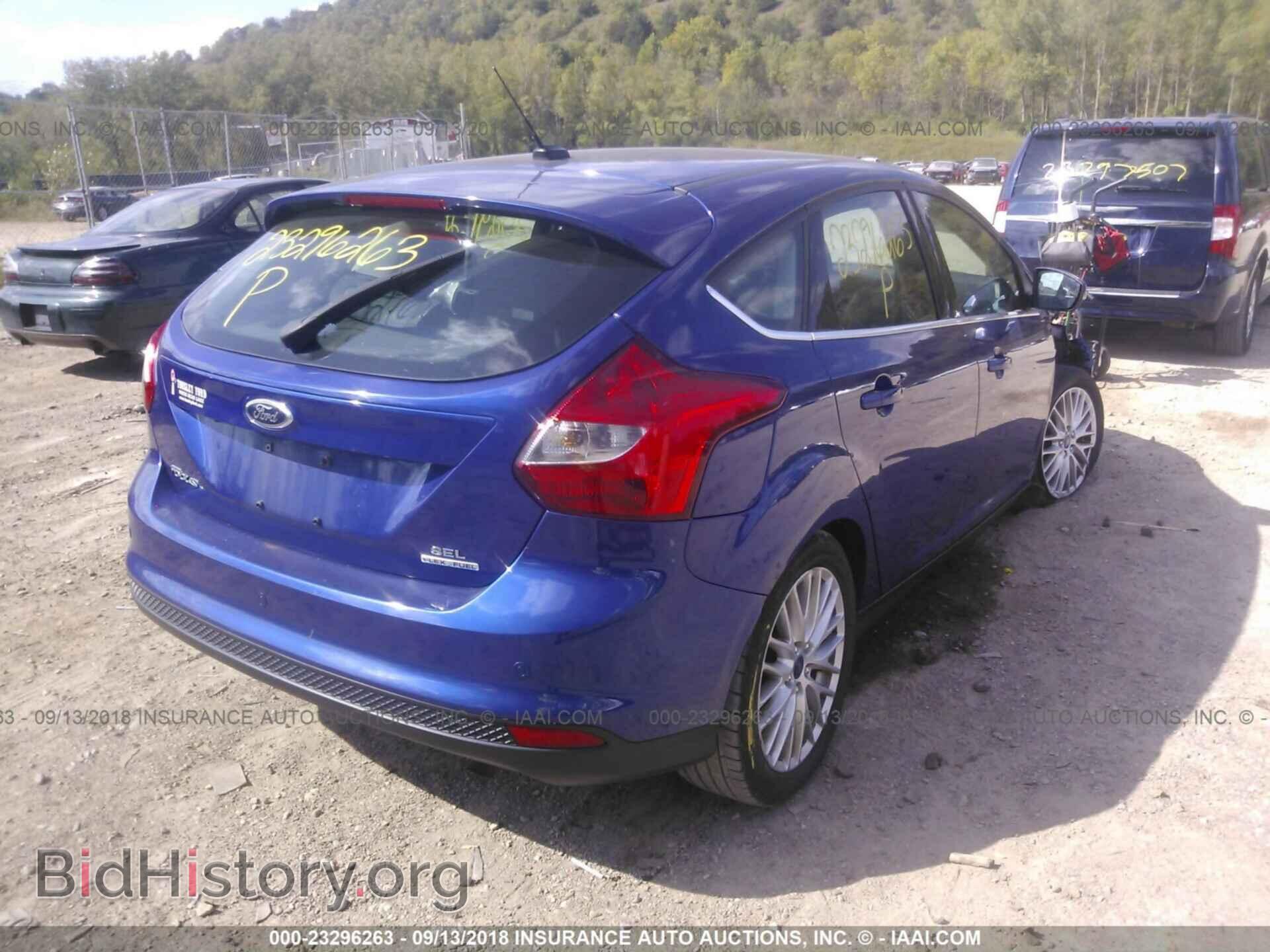 2012 Ford Focus - VIN: 1FAHP3M21CL477072 - Photo 4