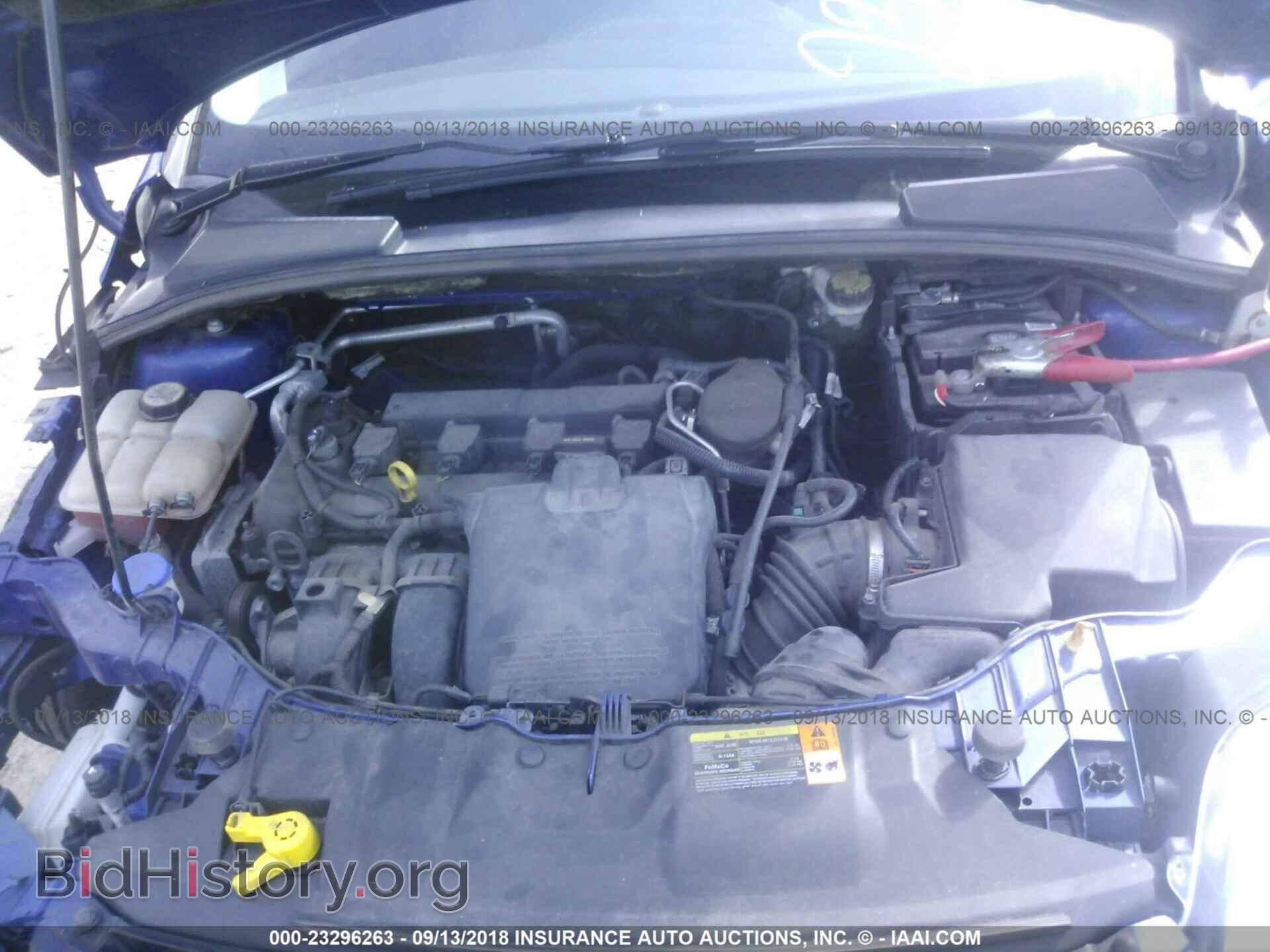 2012 Ford Focus - VIN: 1FAHP3M21CL477072 - Photo 10