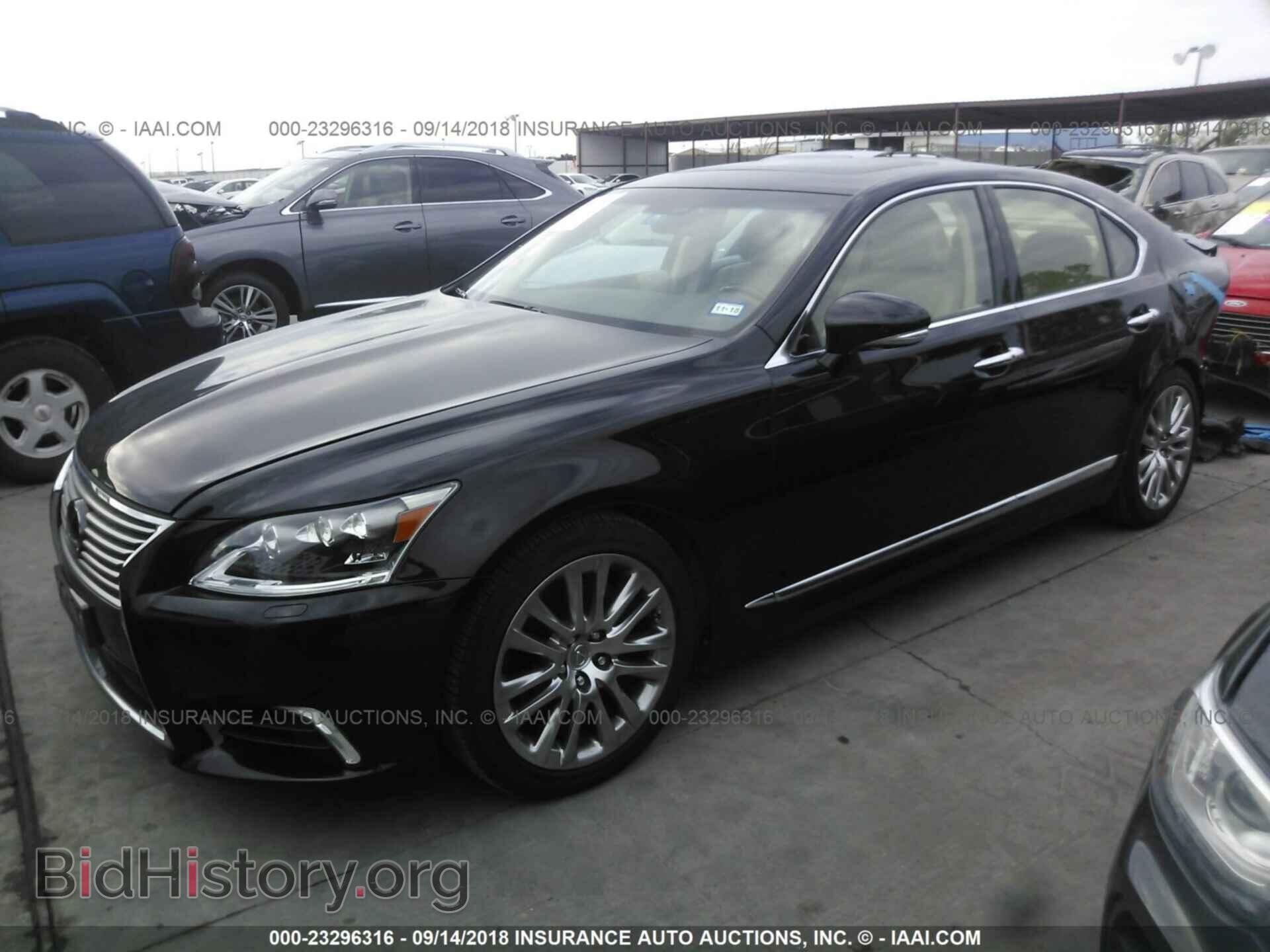 2016 Lexus Ls - VIN: JTHBL5EF2G5139021 - Photo 2