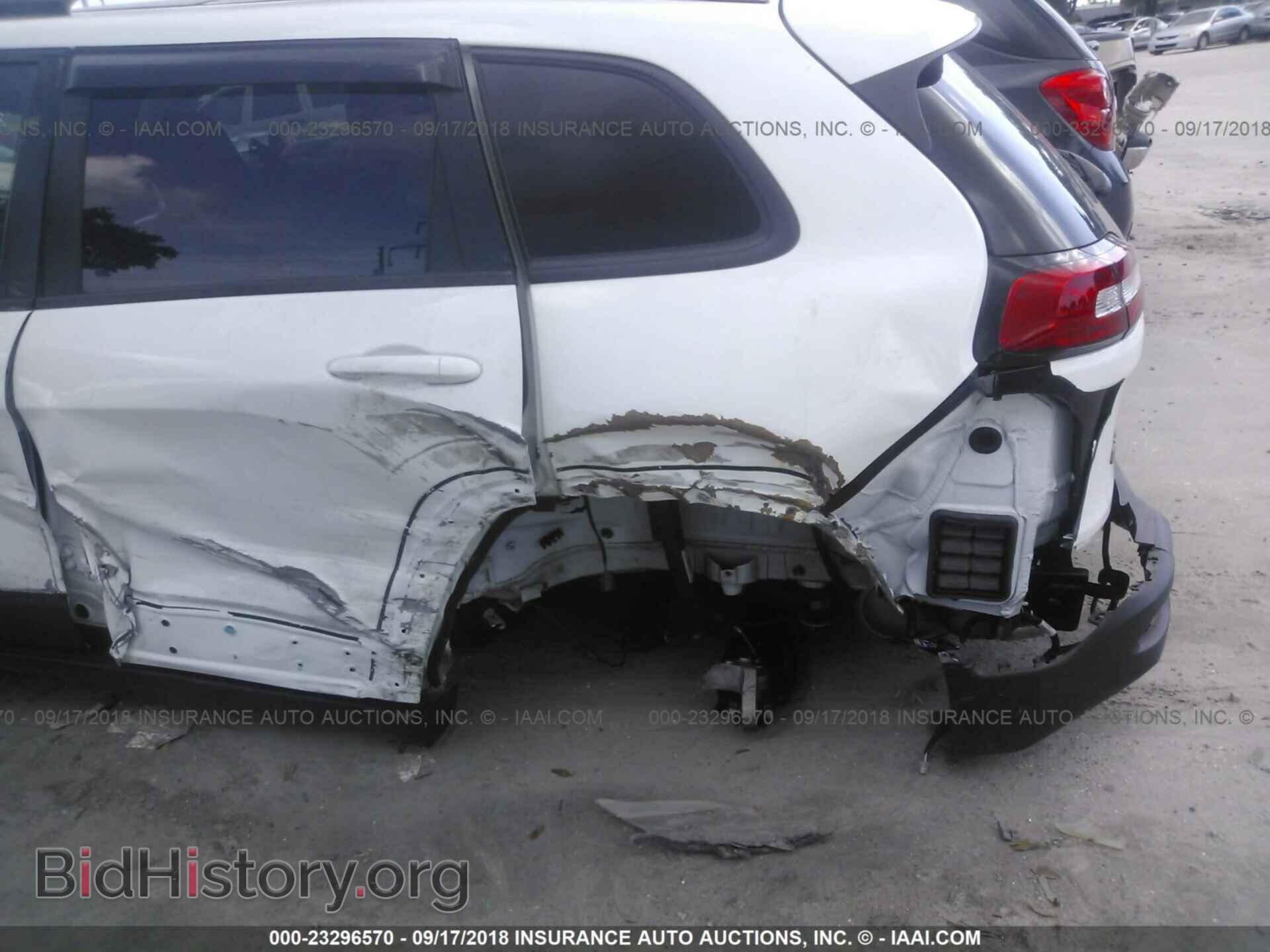 2018 Jeep Cherokee - VIN: 1C4PJMBX4JD525974 - Фото 6