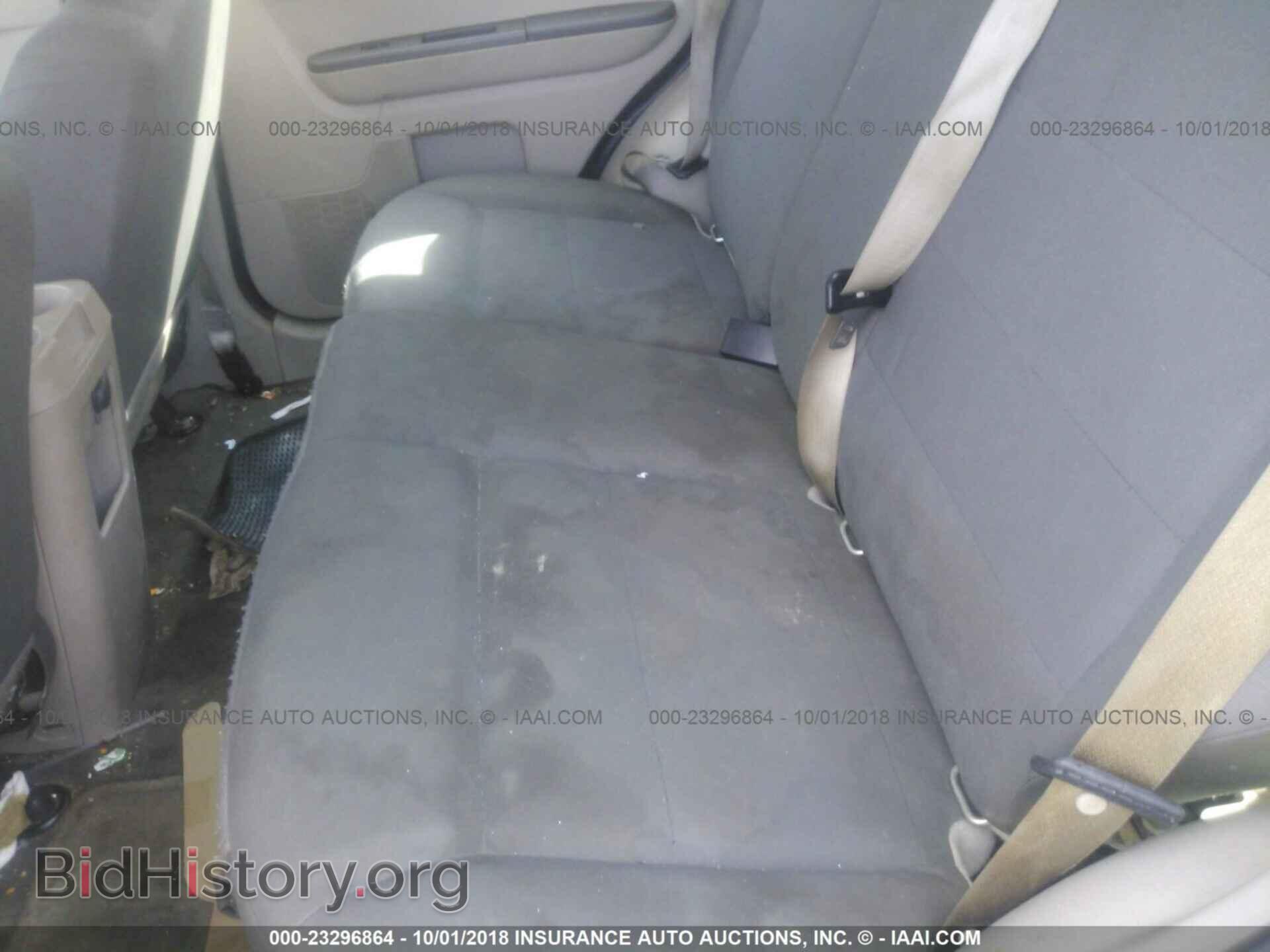 2011 Ford Escape - VIN: 1FMCU0C74BKA67794 - Photo 8