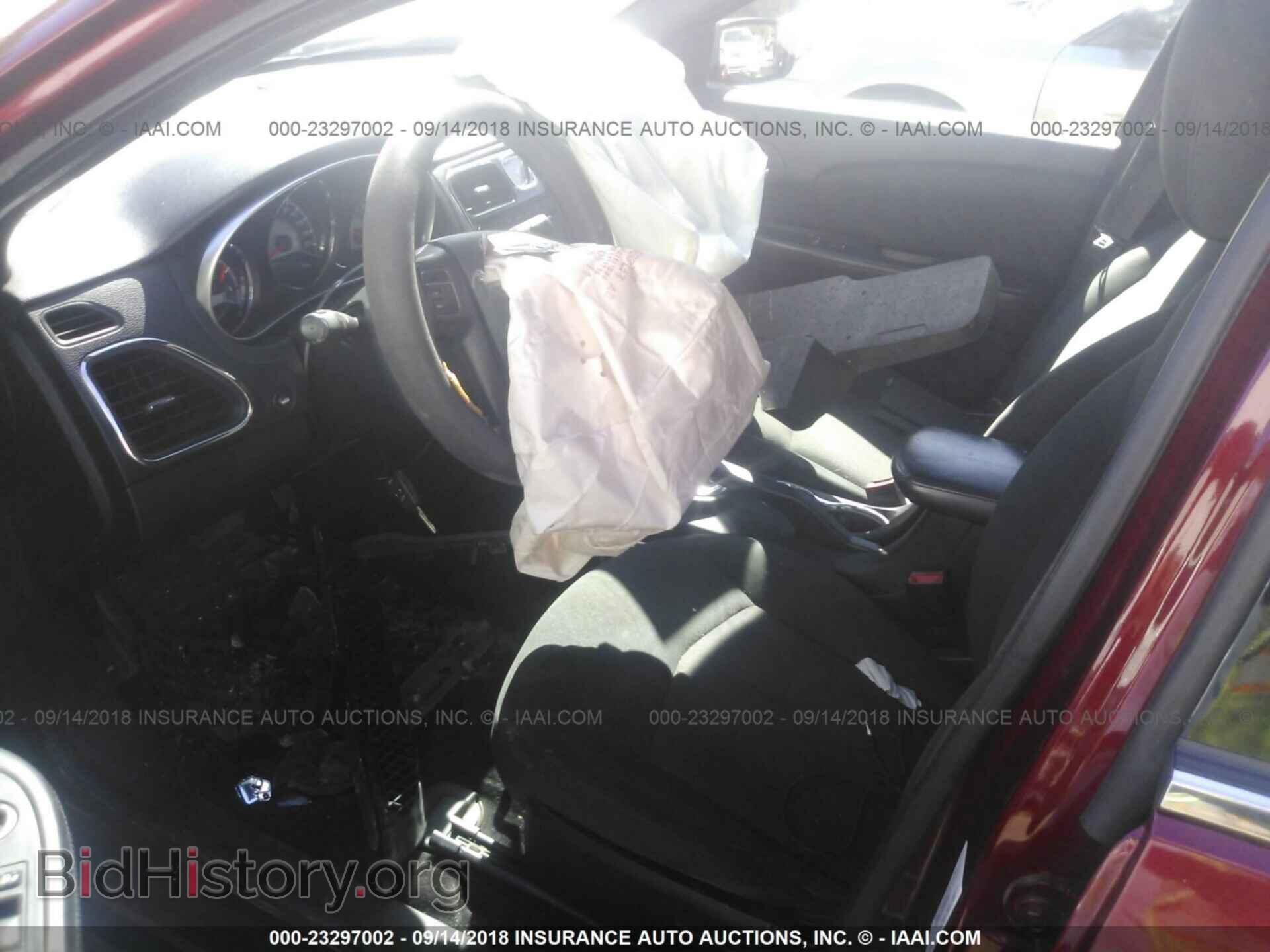 2012 Chrysler 200 - VIN: 1C3CCBAB4CN126762 - Photo 5