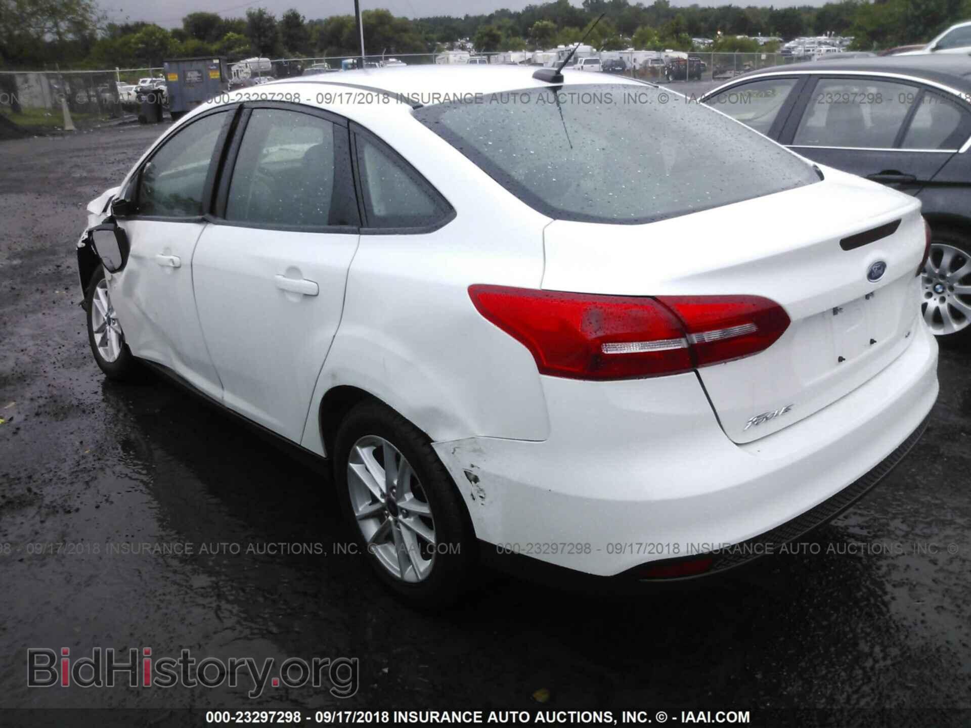 2016 Ford Focus - VIN: 1FADP3F22GL297777 - Photo 3