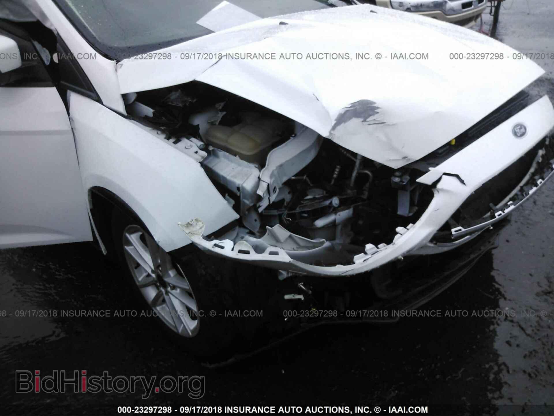 2016 Ford Focus - VIN: 1FADP3F22GL297777 - Photo 6