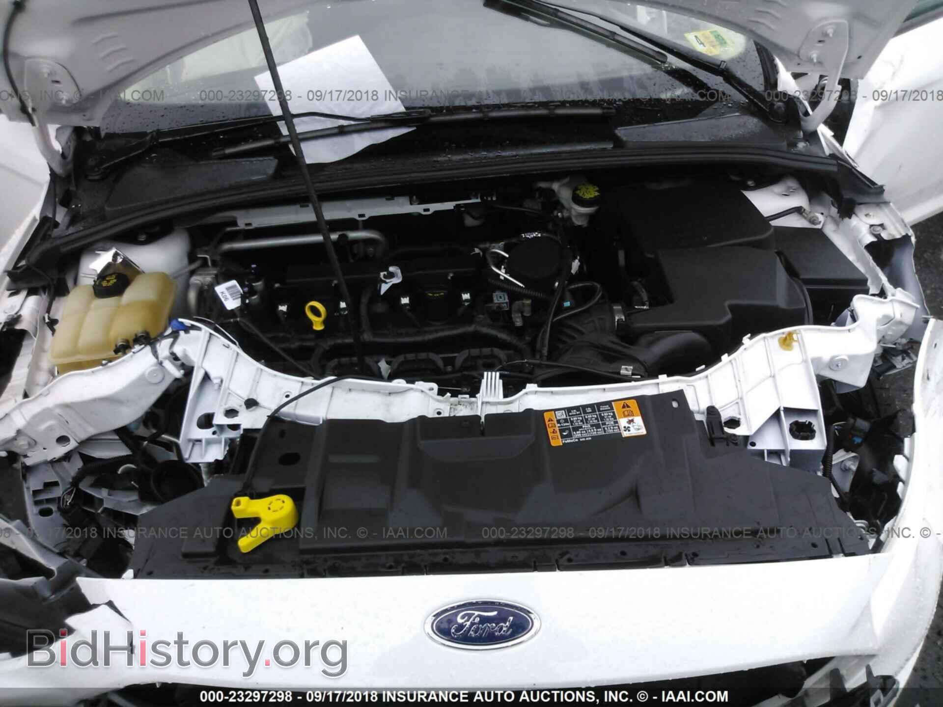 2016 Ford Focus - VIN: 1FADP3F22GL297777 - Photo 10
