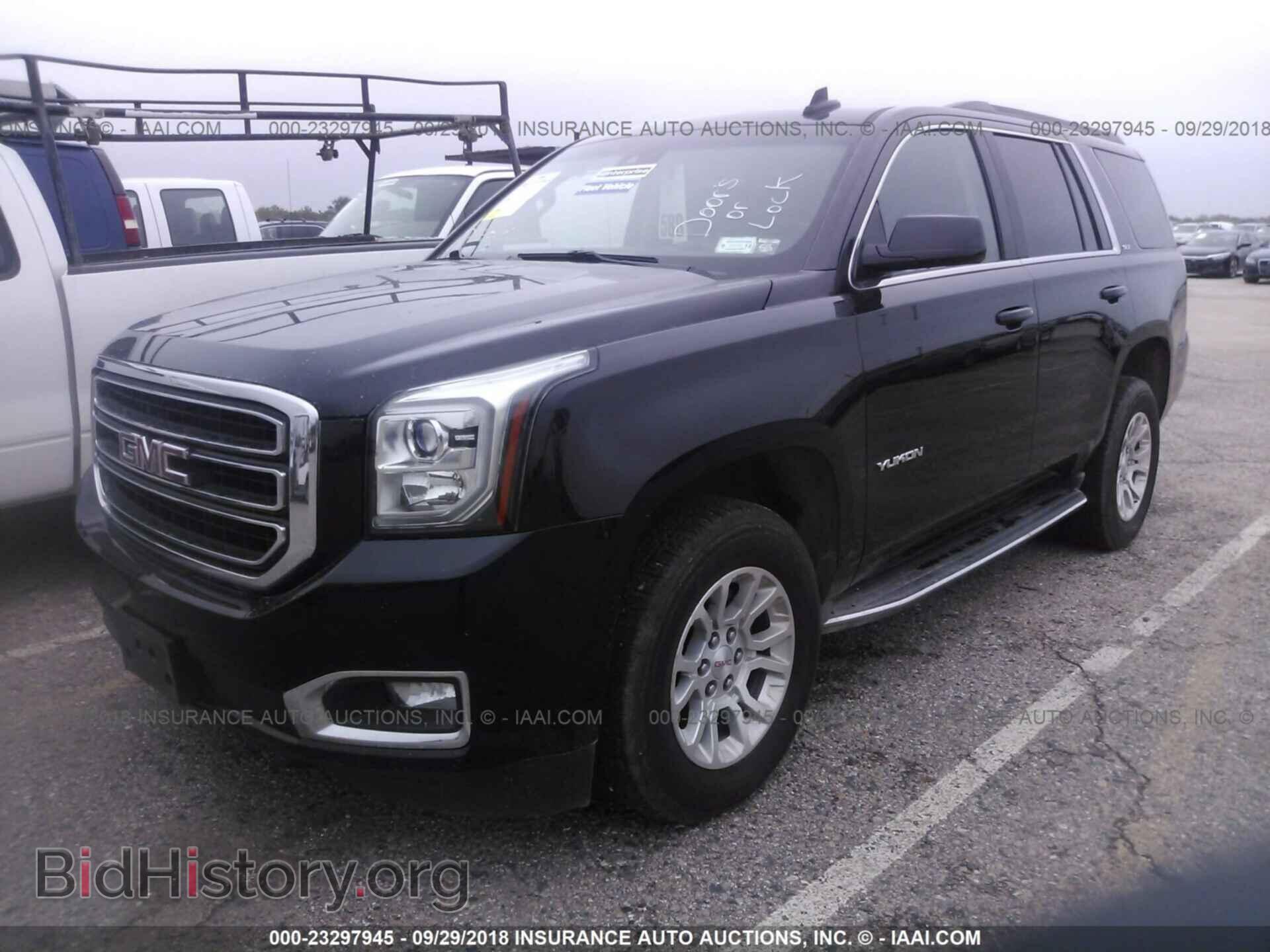 2017 Gmc Yukon - VIN: 1GKS2BKC2HR215672 - Фото 2