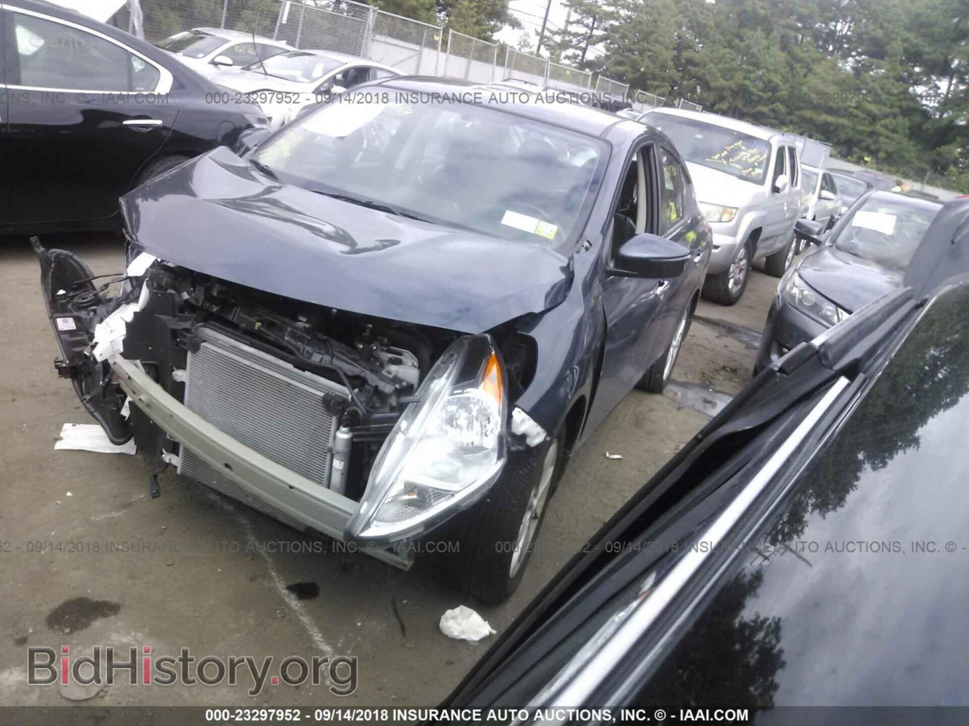 2017 Nissan Versa - VIN: 3N1CN7AP1HL870795 - Фото 2