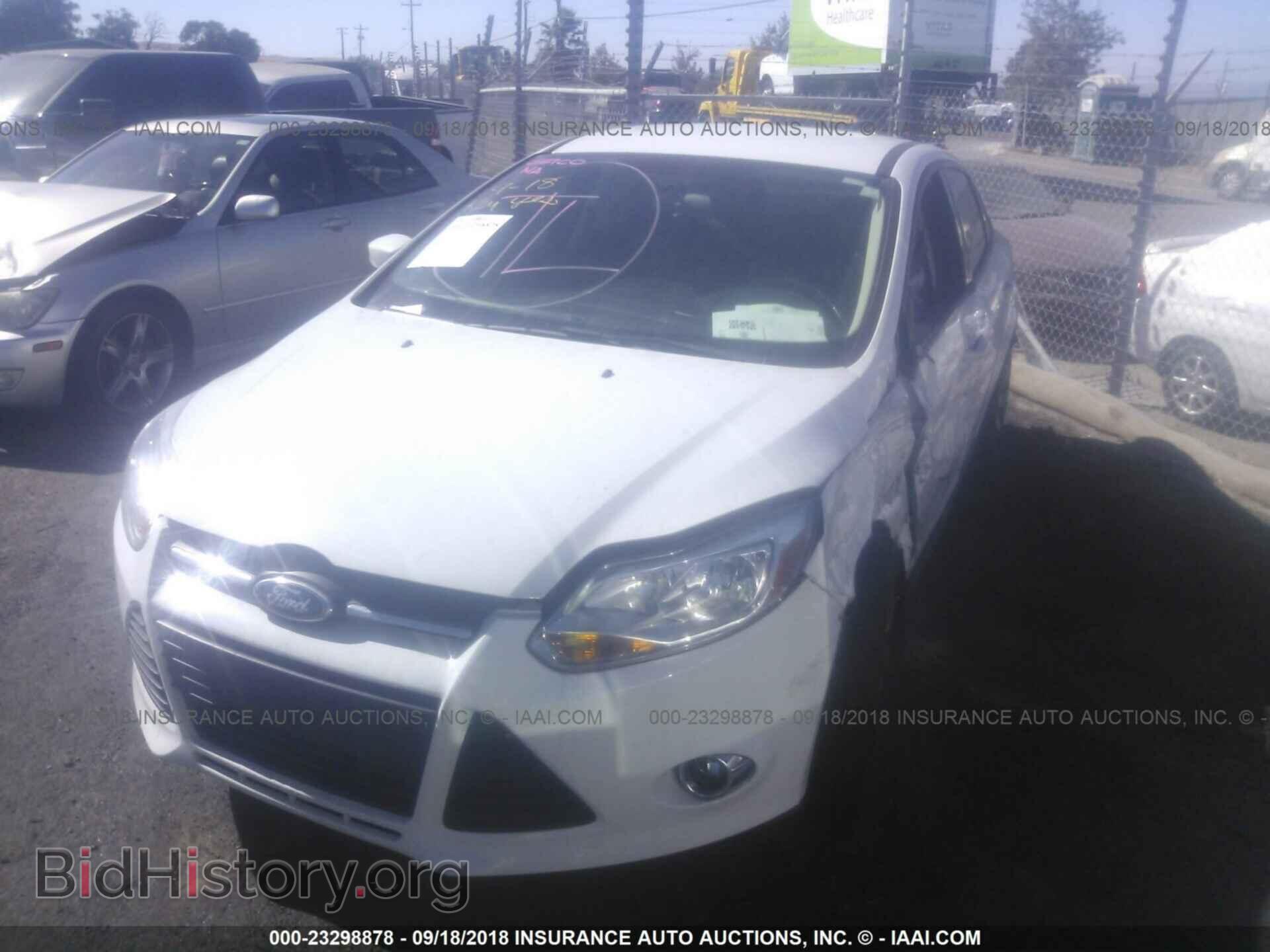 2014 Ford Focus - VIN: 1FADP3F24EL342425 - Photo 2
