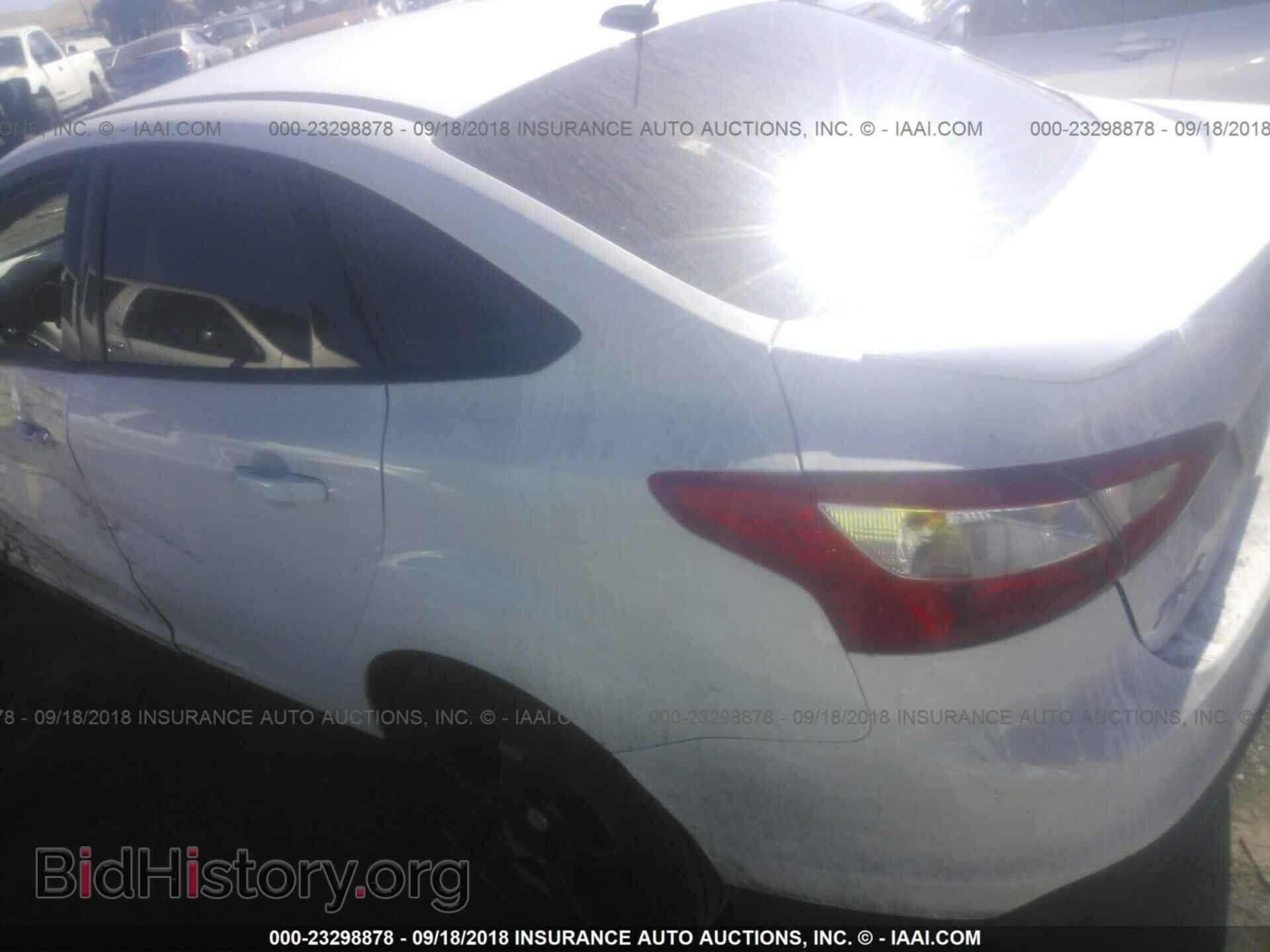 2014 Ford Focus - VIN: 1FADP3F24EL342425 - Photo 3