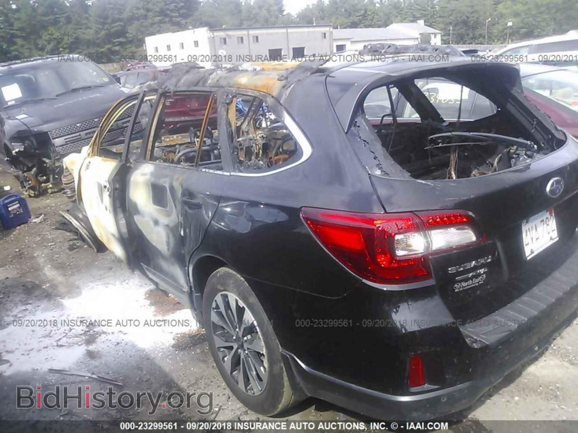 2017 Subaru Outback - VIN: 4S4BSANC0H3383553 - Фото 3