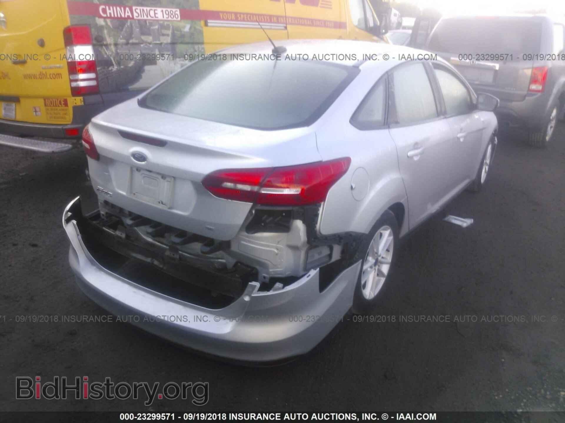 2015 Ford Focus - VIN: 1FADP3F29FL216255 - Photo 4