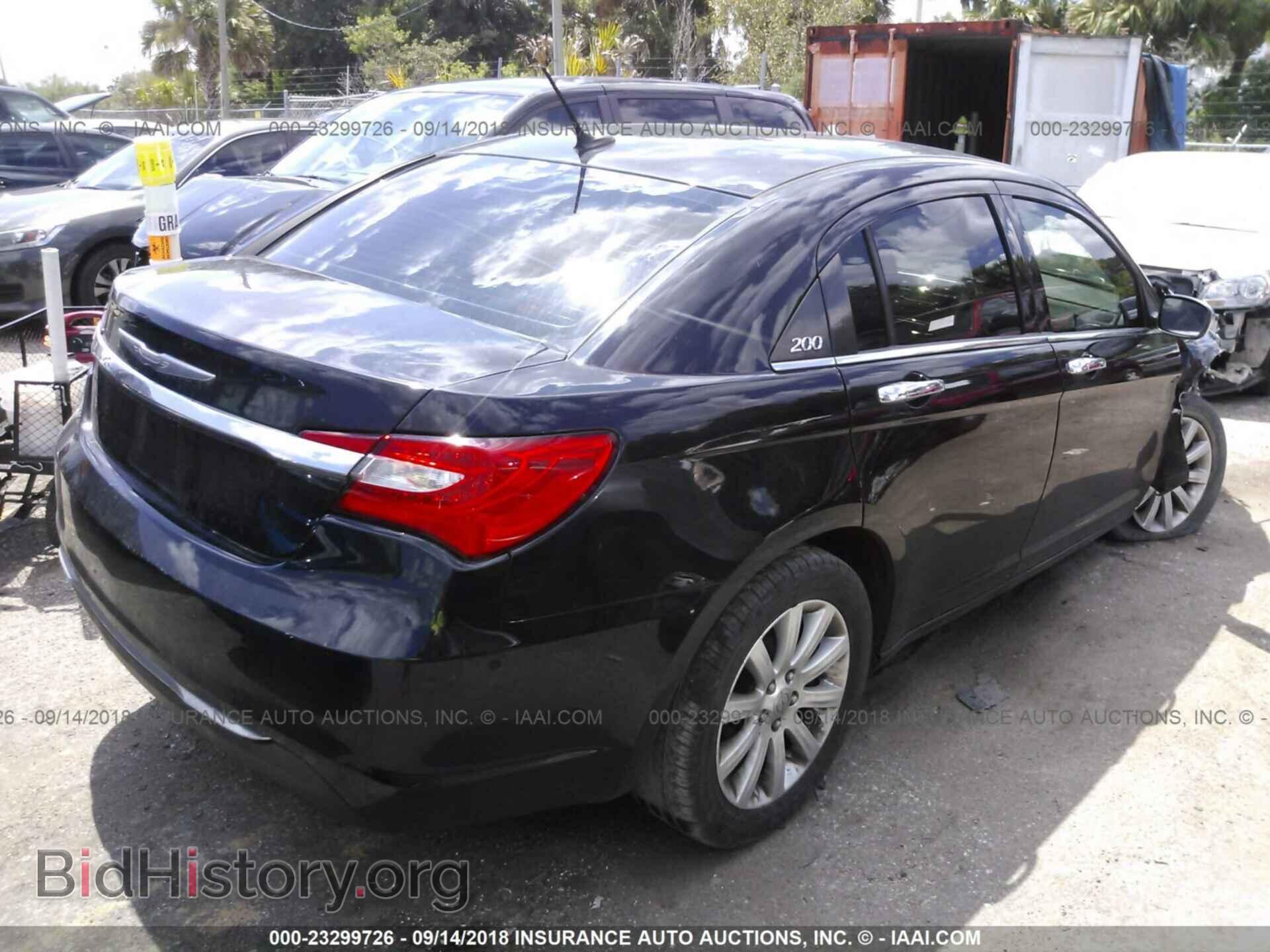 2013 CHRYSLER 200 - VIN: 1C3CCBCG0DN523752 - Photo 4
