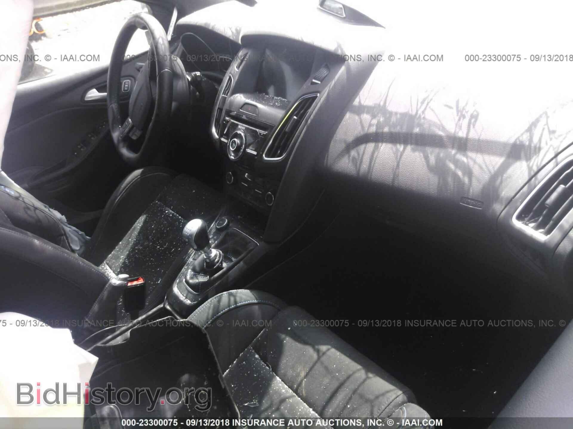 2016 Ford Focus - VIN: WF0DP3TH5G4116052 - Photo 5