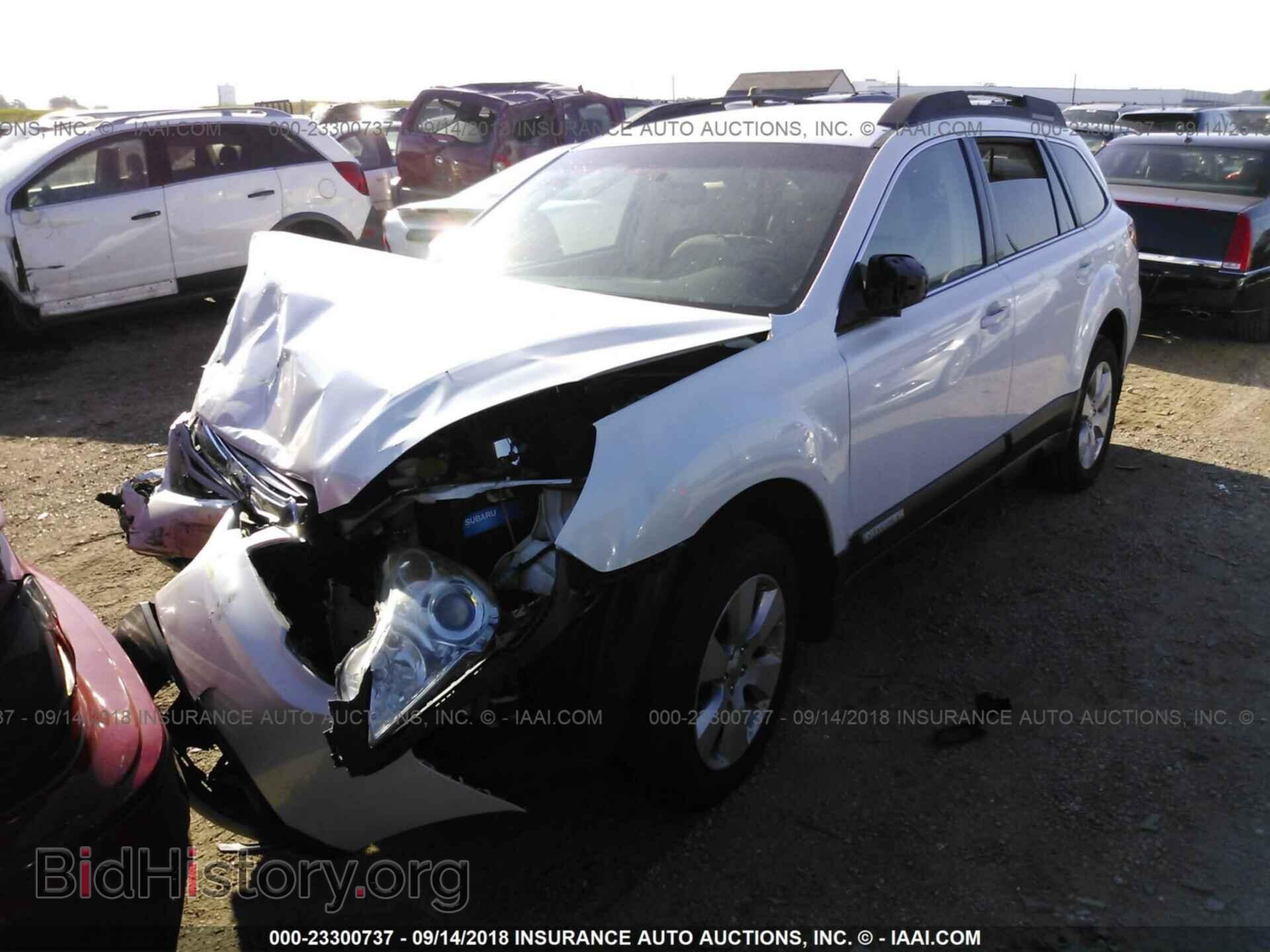 2011 Subaru Outback - VIN: 4S4BRCCC4B3347334 - Фото 2