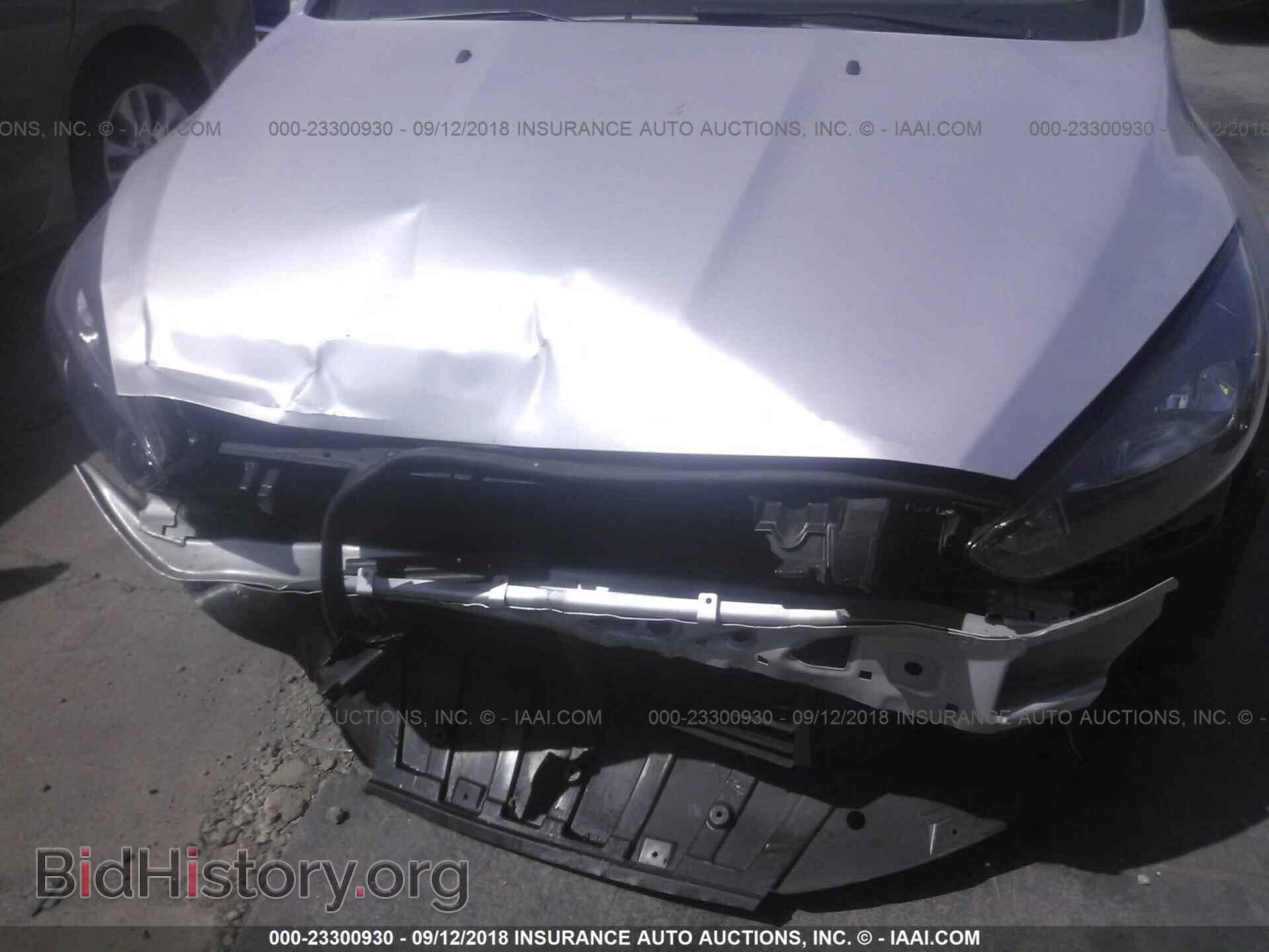 2017 Ford Focus - VIN: 1FADP3M23HL225071 - Photo 6