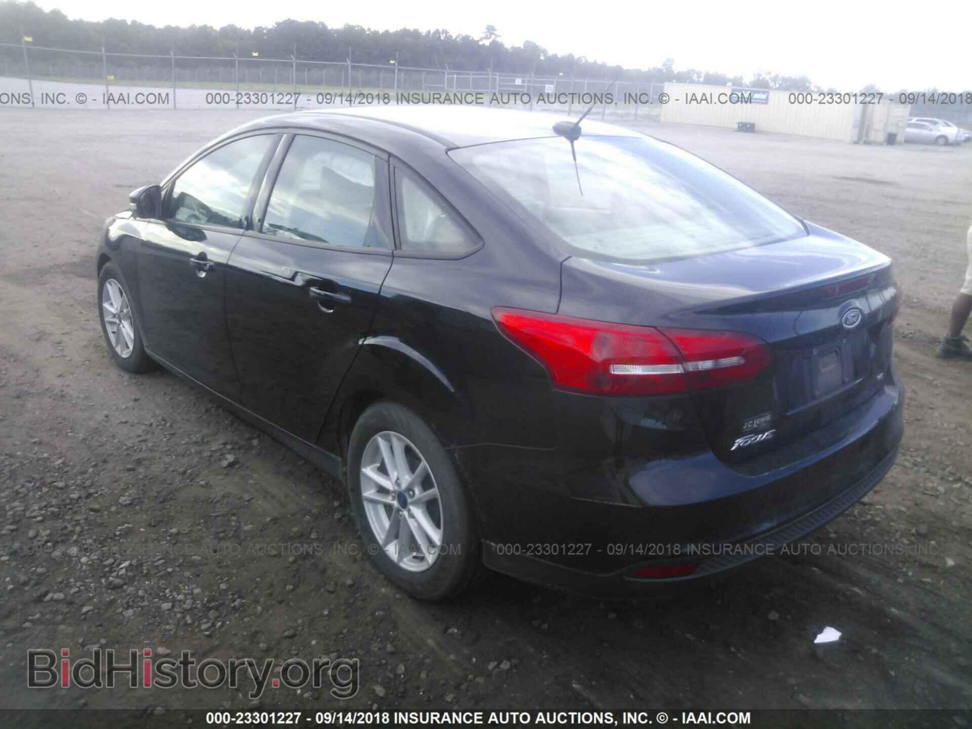 2017 Ford Focus - VIN: 1FADP3F28HL201510 - Фото 3