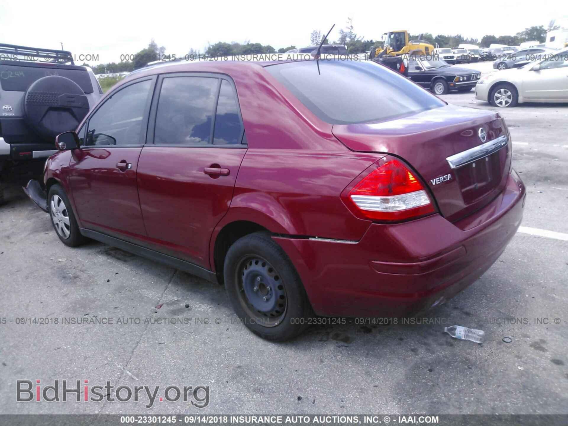 2011 Nissan Versa - VIN: 3N1BC1AP3BL454575 - Фото 3