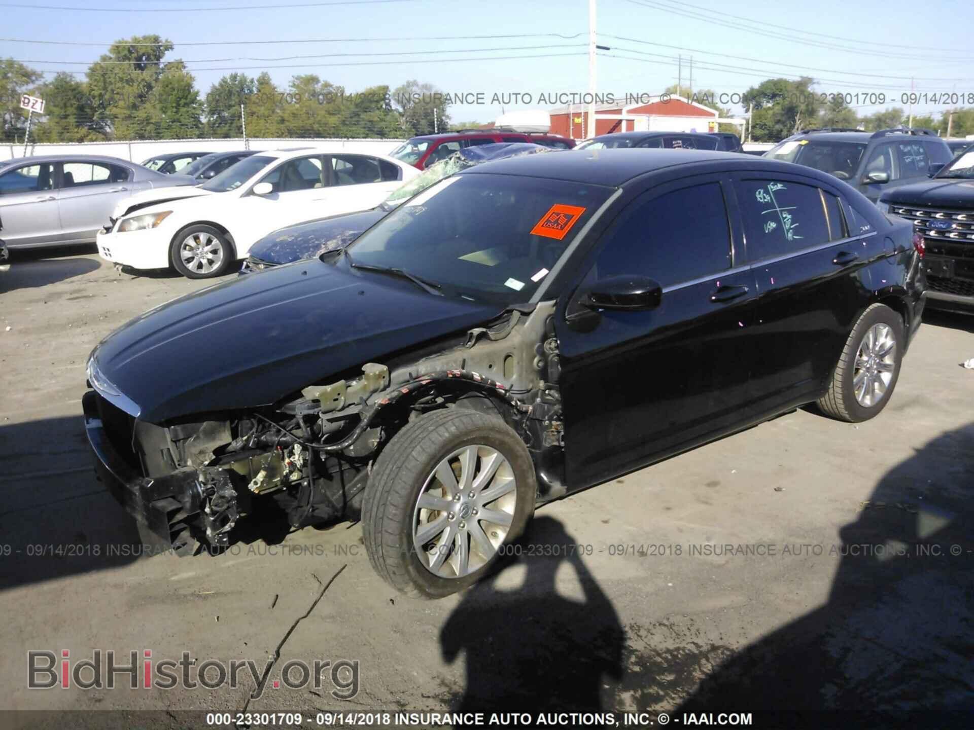 2013 Chrysler 200 - VIN: 1C3CCBBG9DN514761 - Photo 2