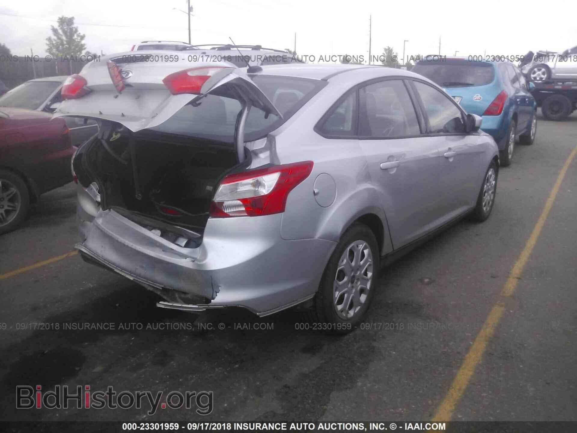 2012 Ford Focus - VIN: 1FAHP3F27CL290285 - Photo 4