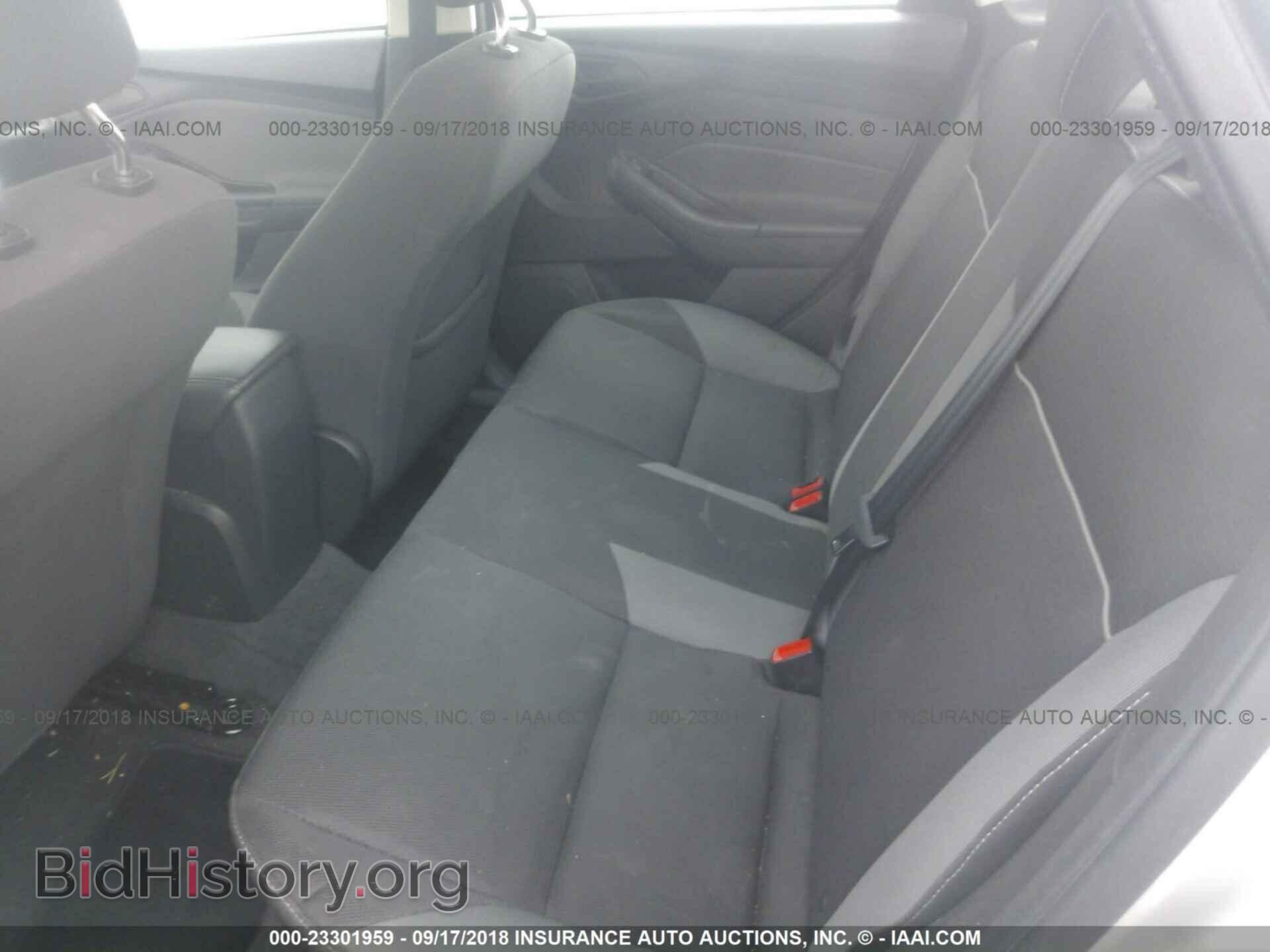 2012 Ford Focus - VIN: 1FAHP3F27CL290285 - Photo 8