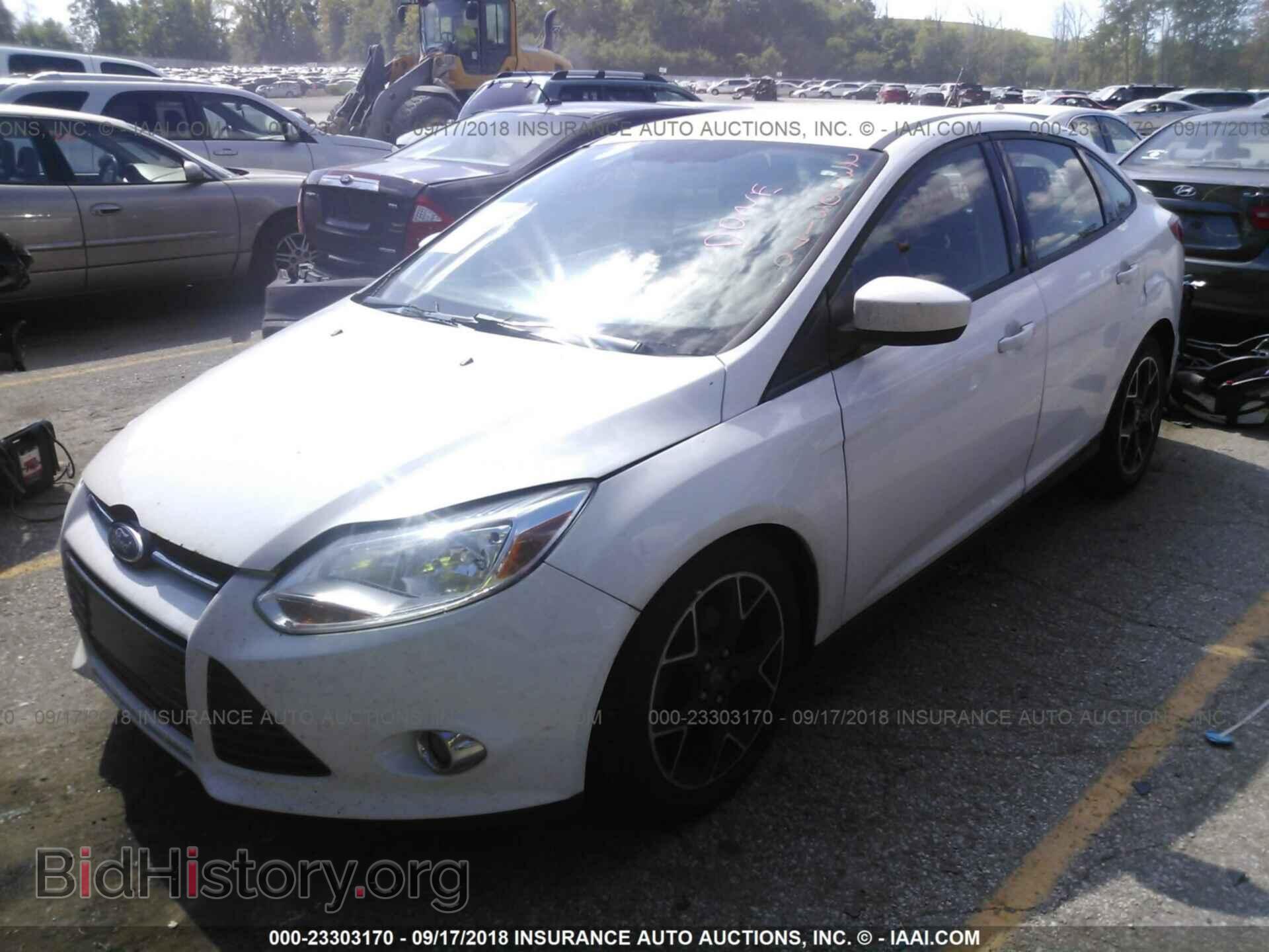 2012 Ford Focus - VIN: 1FAHP3F20CL342629 - Photo 2