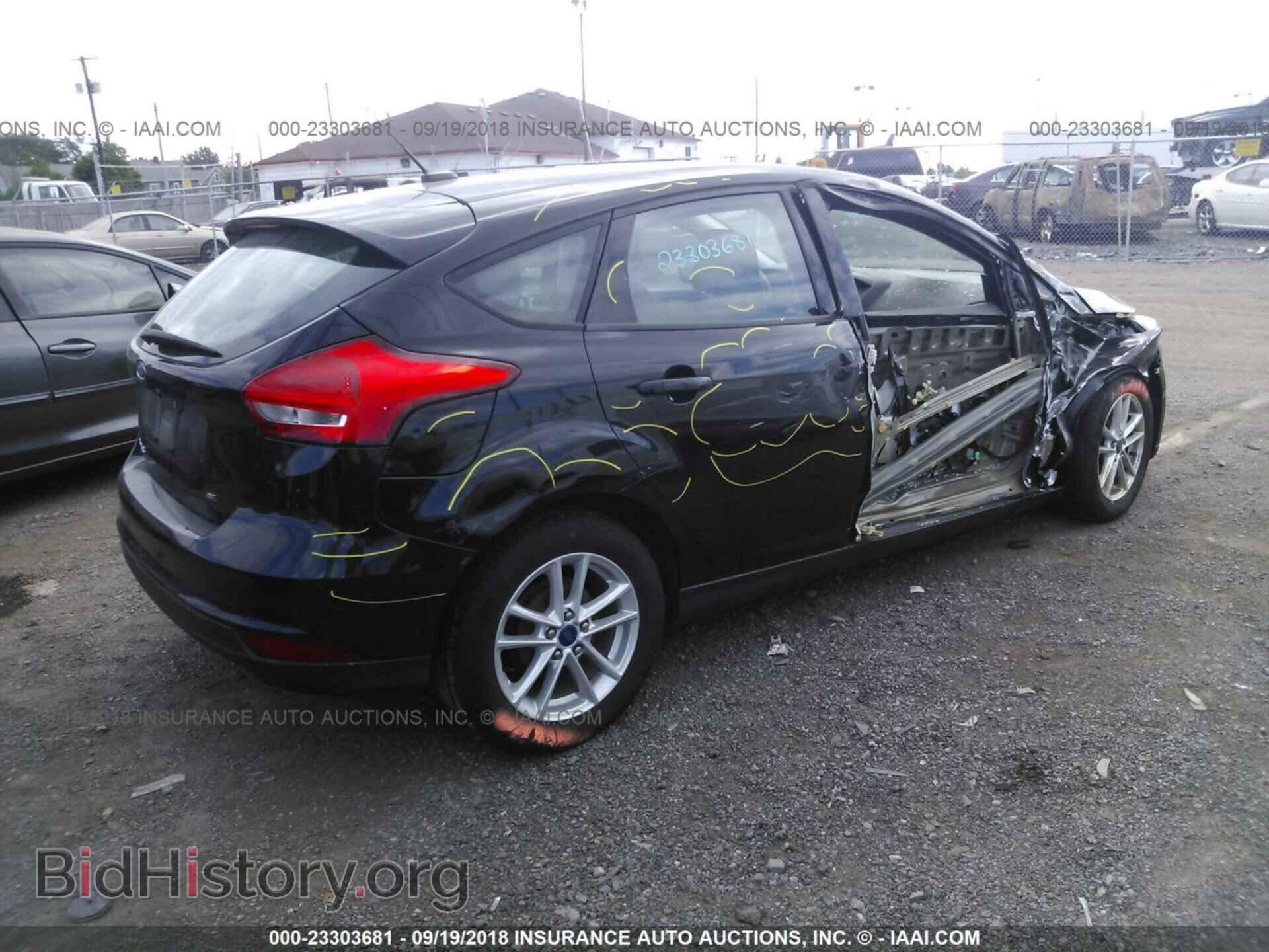 2016 Ford Focus - VIN: 1FADP3K28GL207876 - Photo 4