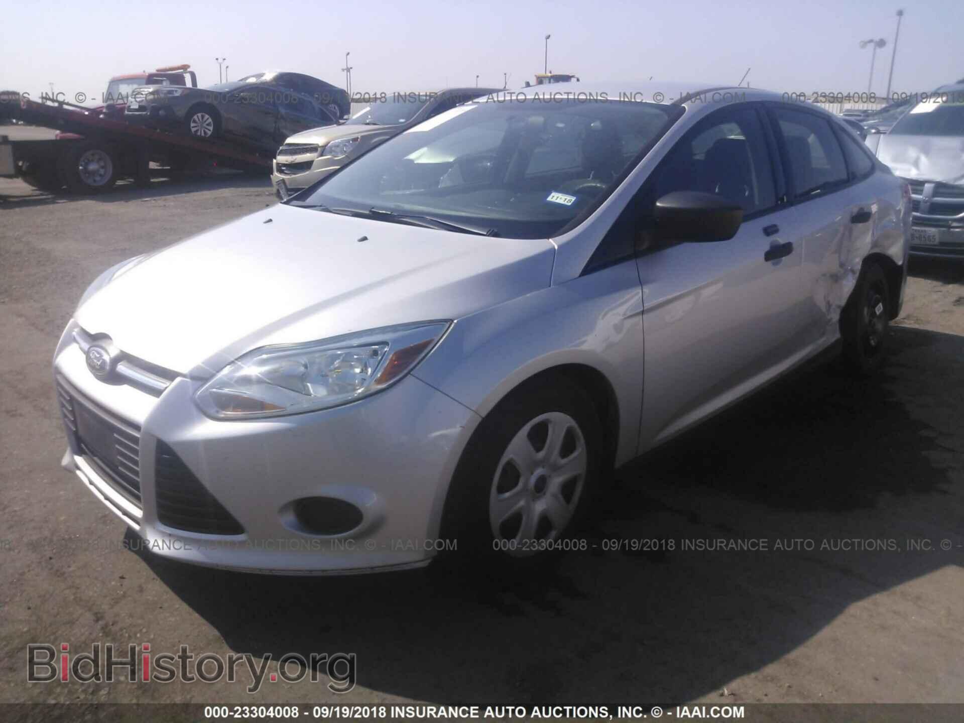 2013 Ford Focus - VIN: 1FADP3E22DL334162 - Photo 2