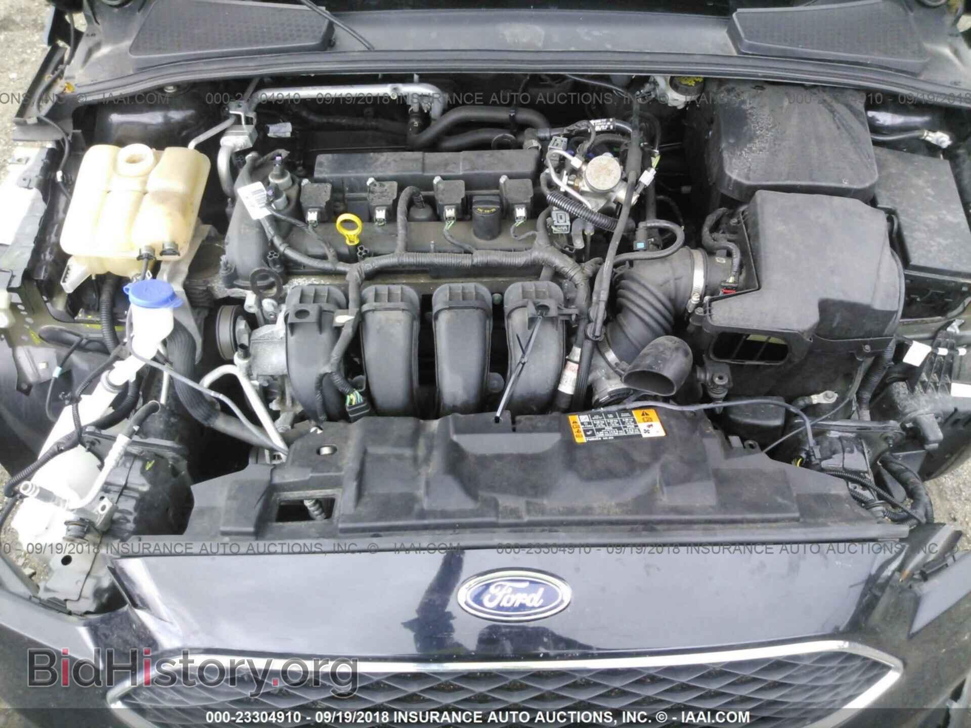 2016 Ford Focus - VIN: 1FADP3F2XGL323395 - Photo 10