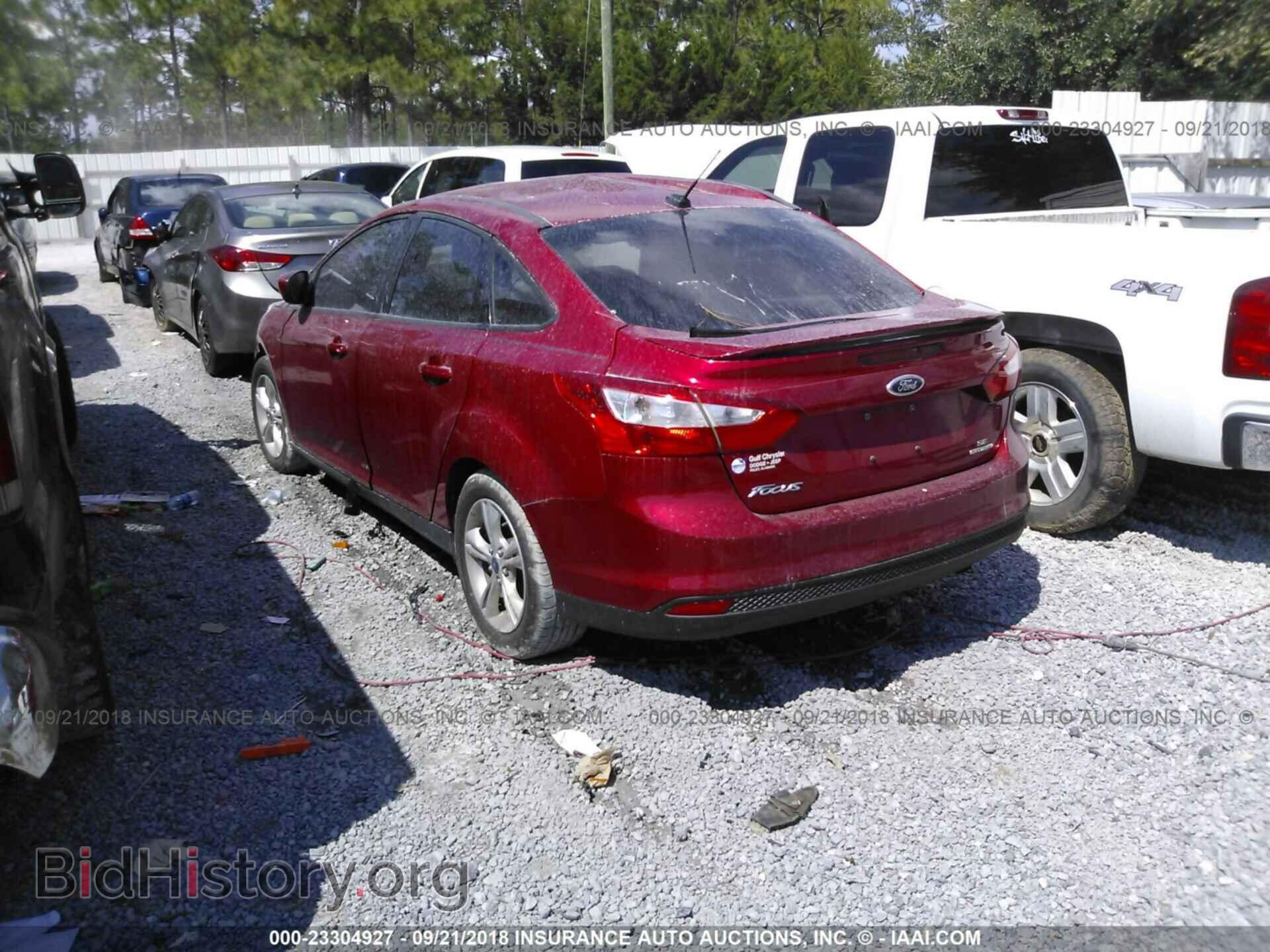 2012 Ford Focus - VIN: 1FAHP3F27CL449130 - Photo 3