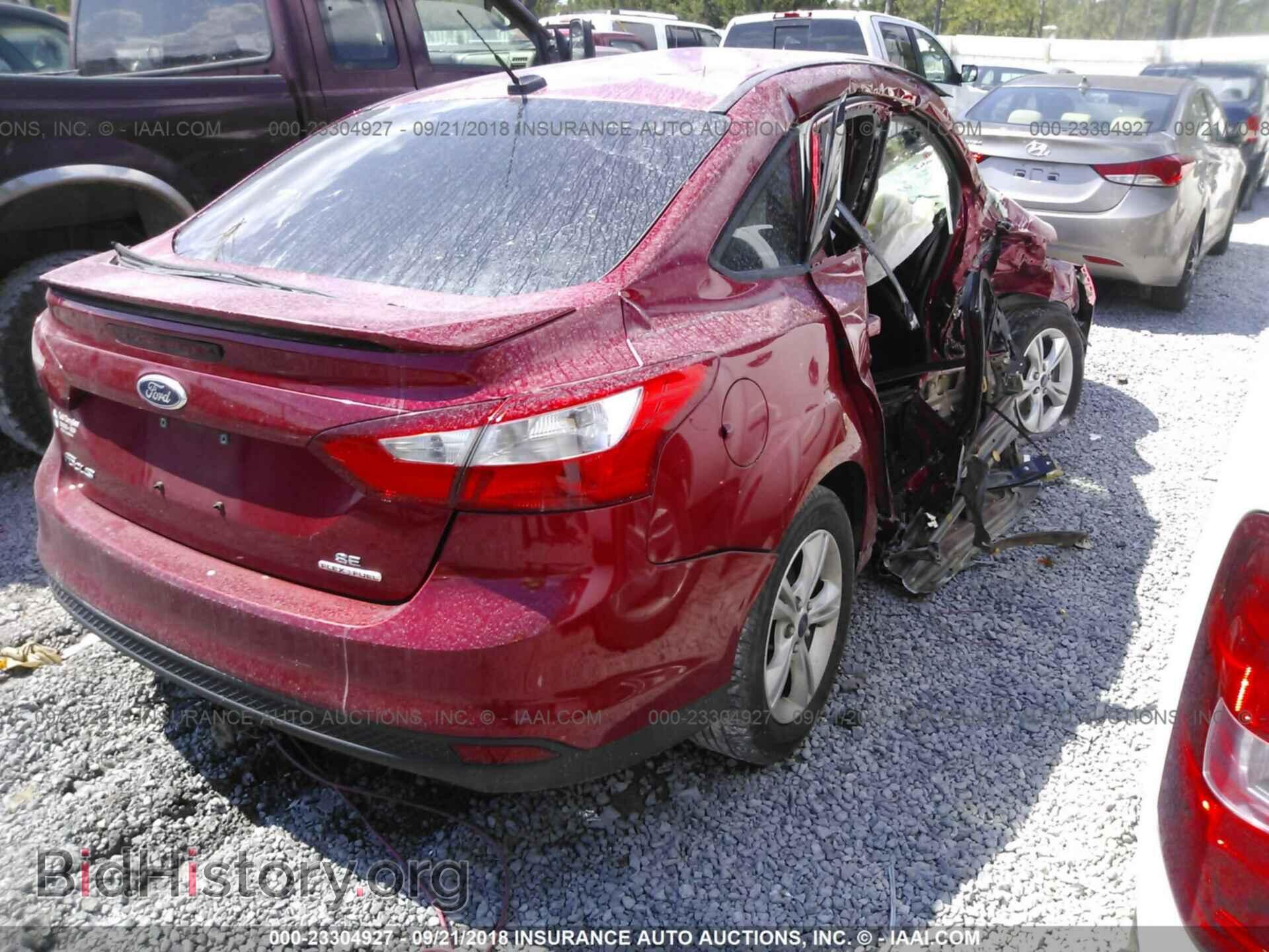 2012 Ford Focus - VIN: 1FAHP3F27CL449130 - Photo 4
