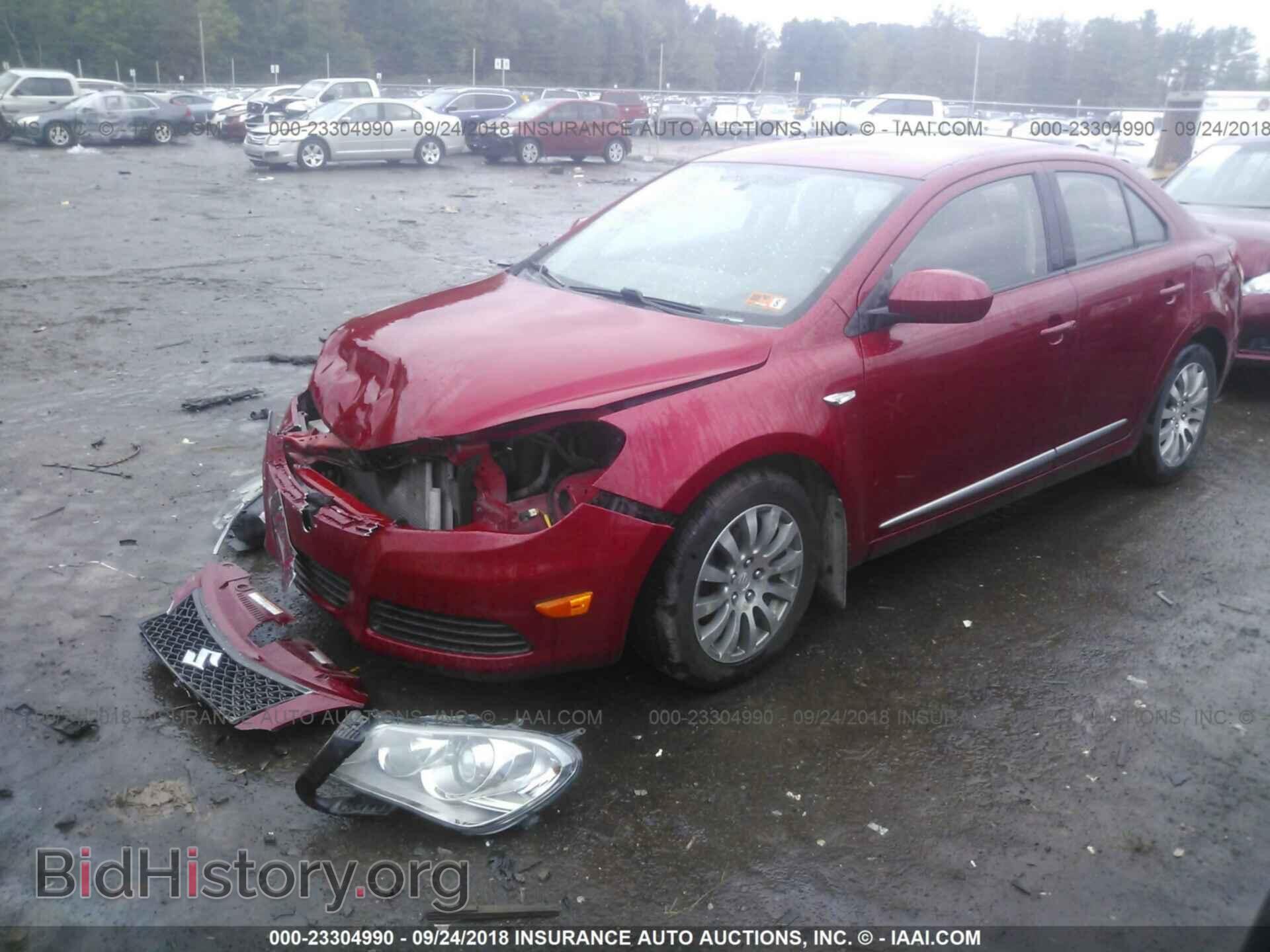 2013 Suzuki Kizashi - VIN: JS2RF9A37D6100446 - Photo 2