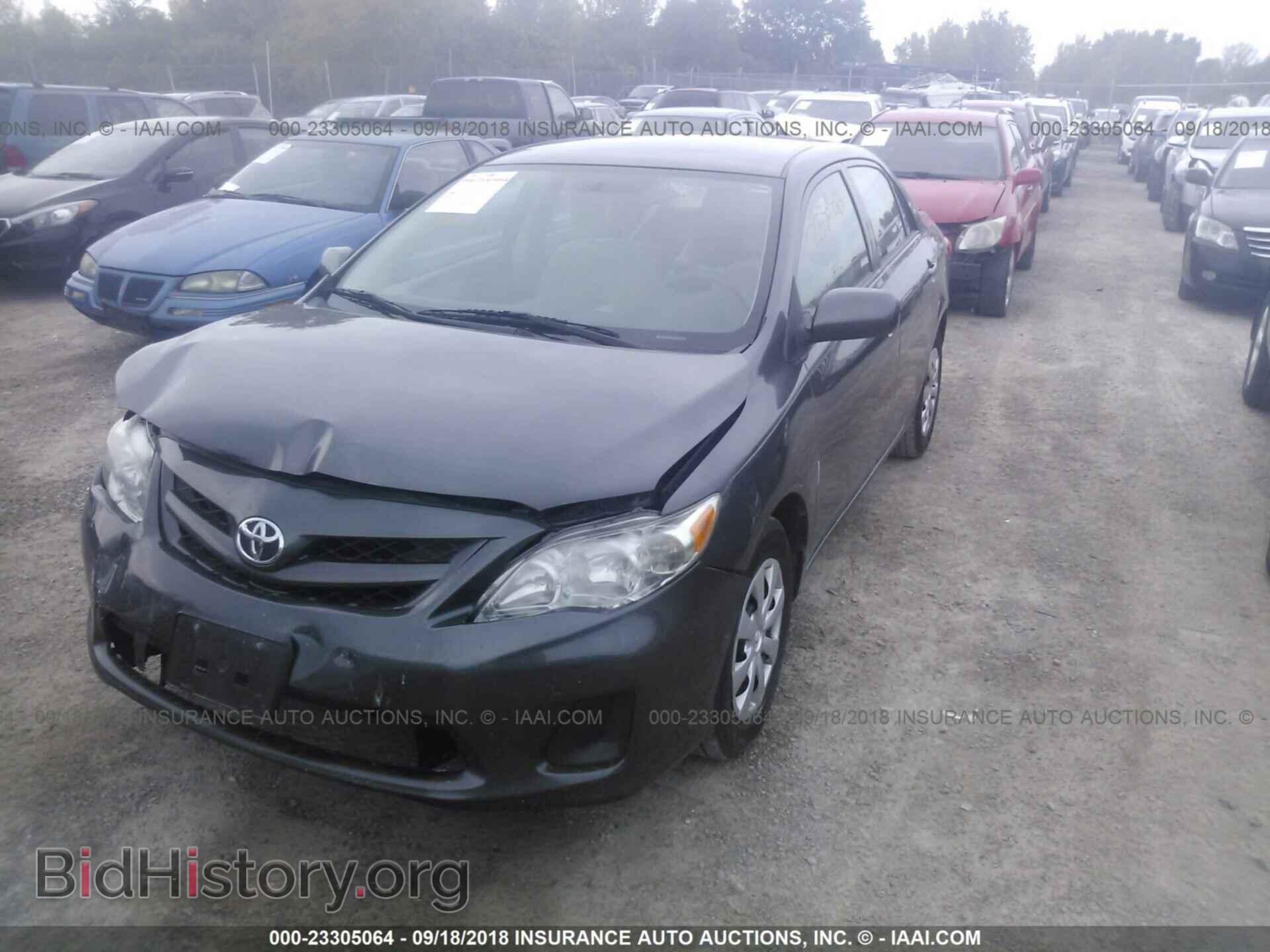 2013 Toyota Corolla - VIN: 2T1BU4EE2DC042027 - Фото 2