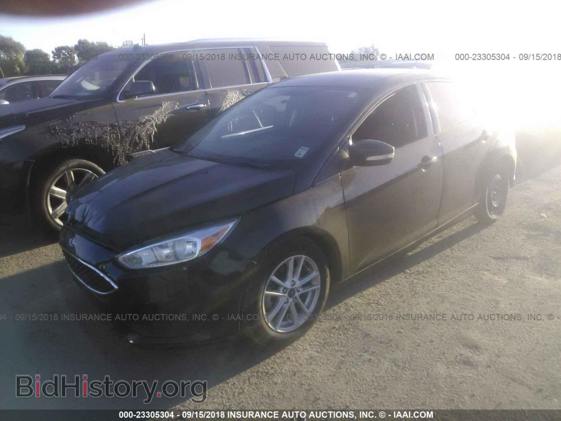 2016 Ford Focus - VIN: 1FADP3K23GL364537 - Photo 2