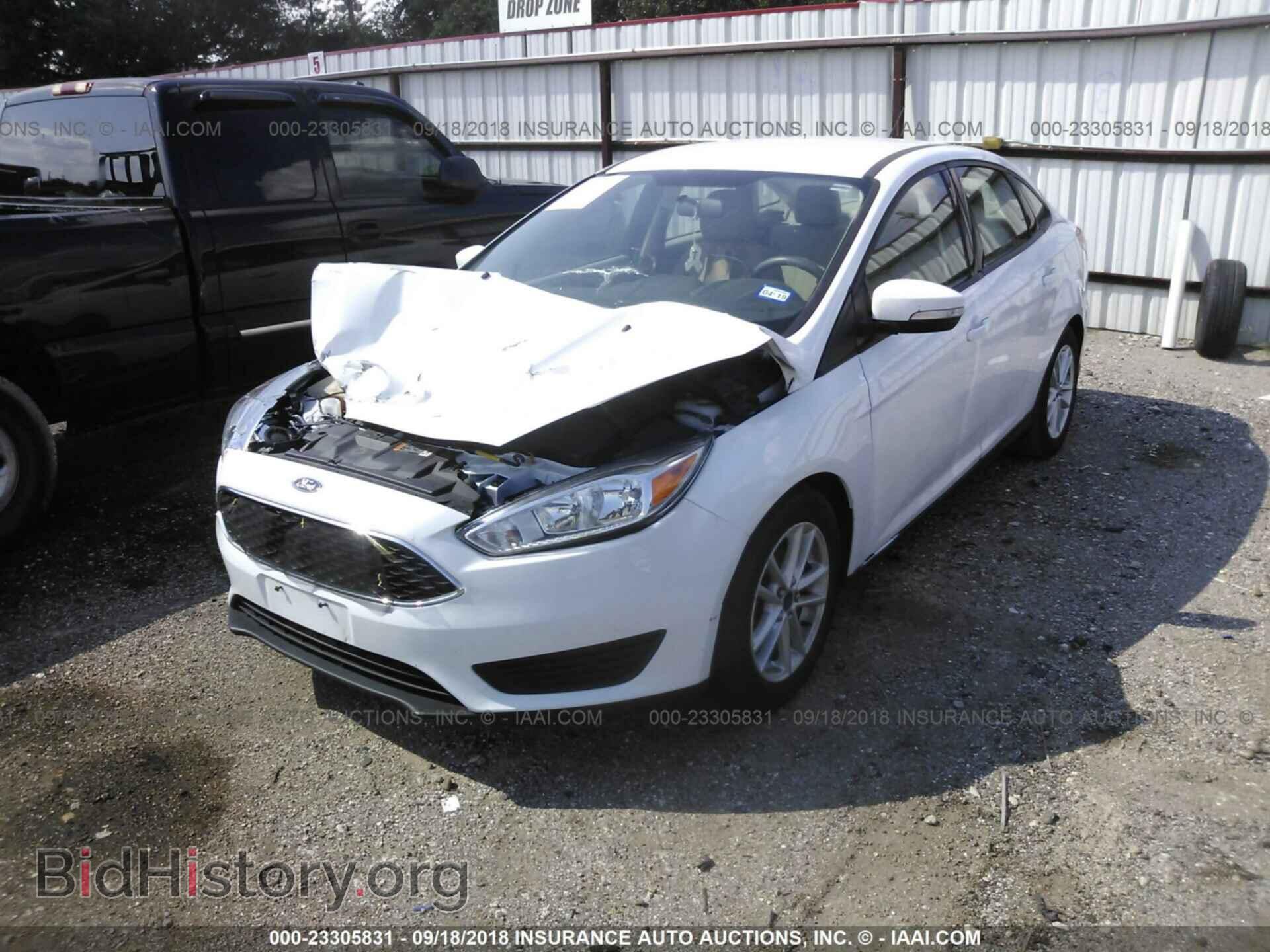 2016 Ford Focus - VIN: 1FADP3F23GL202806 - Photo 2