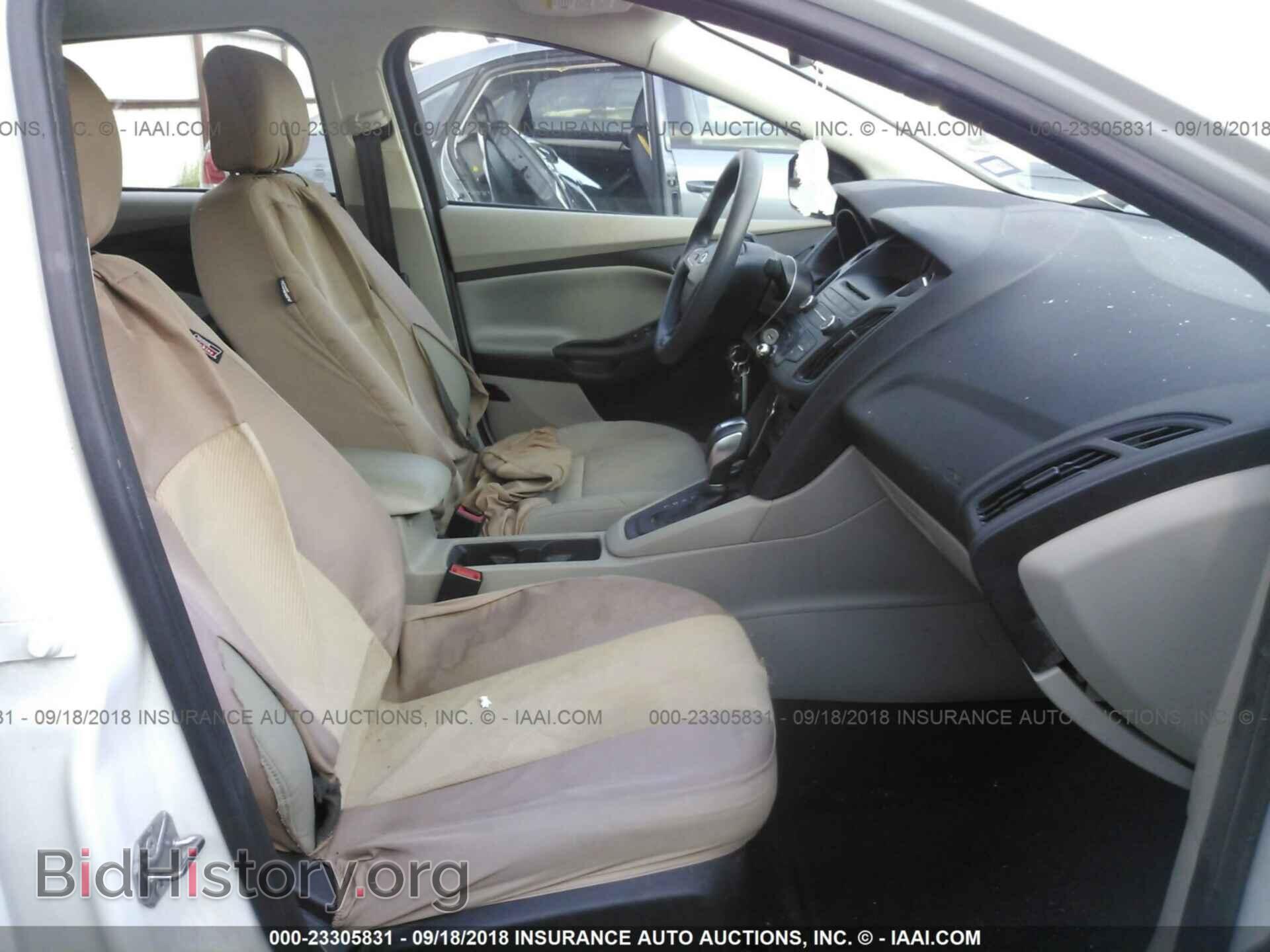 2016 Ford Focus - VIN: 1FADP3F23GL202806 - Photo 5