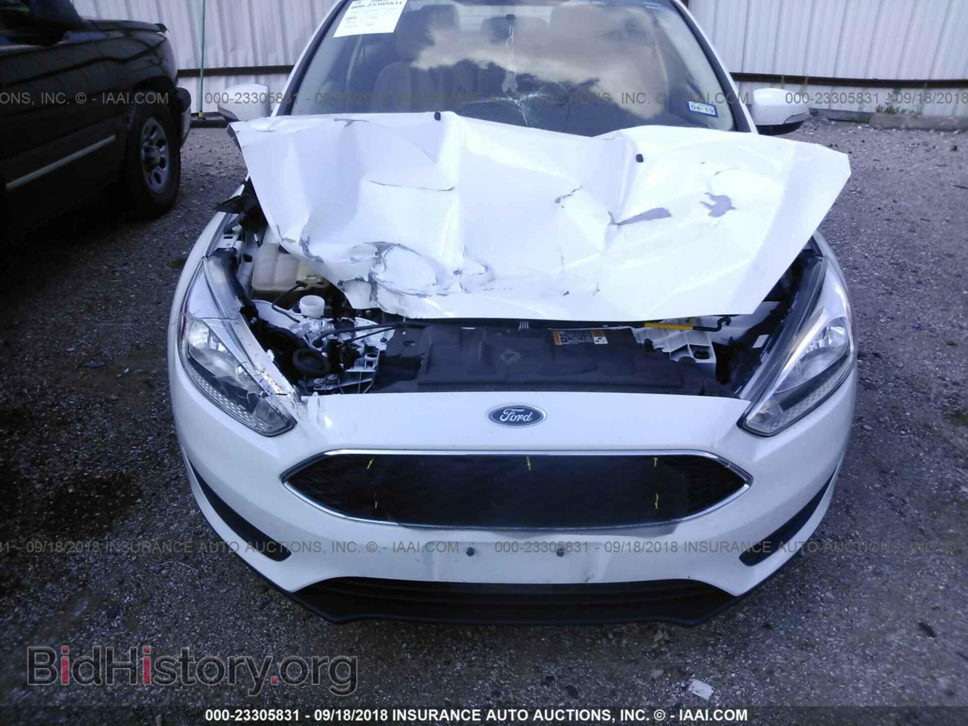 2016 Ford Focus - VIN: 1FADP3F23GL202806 - Photo 6