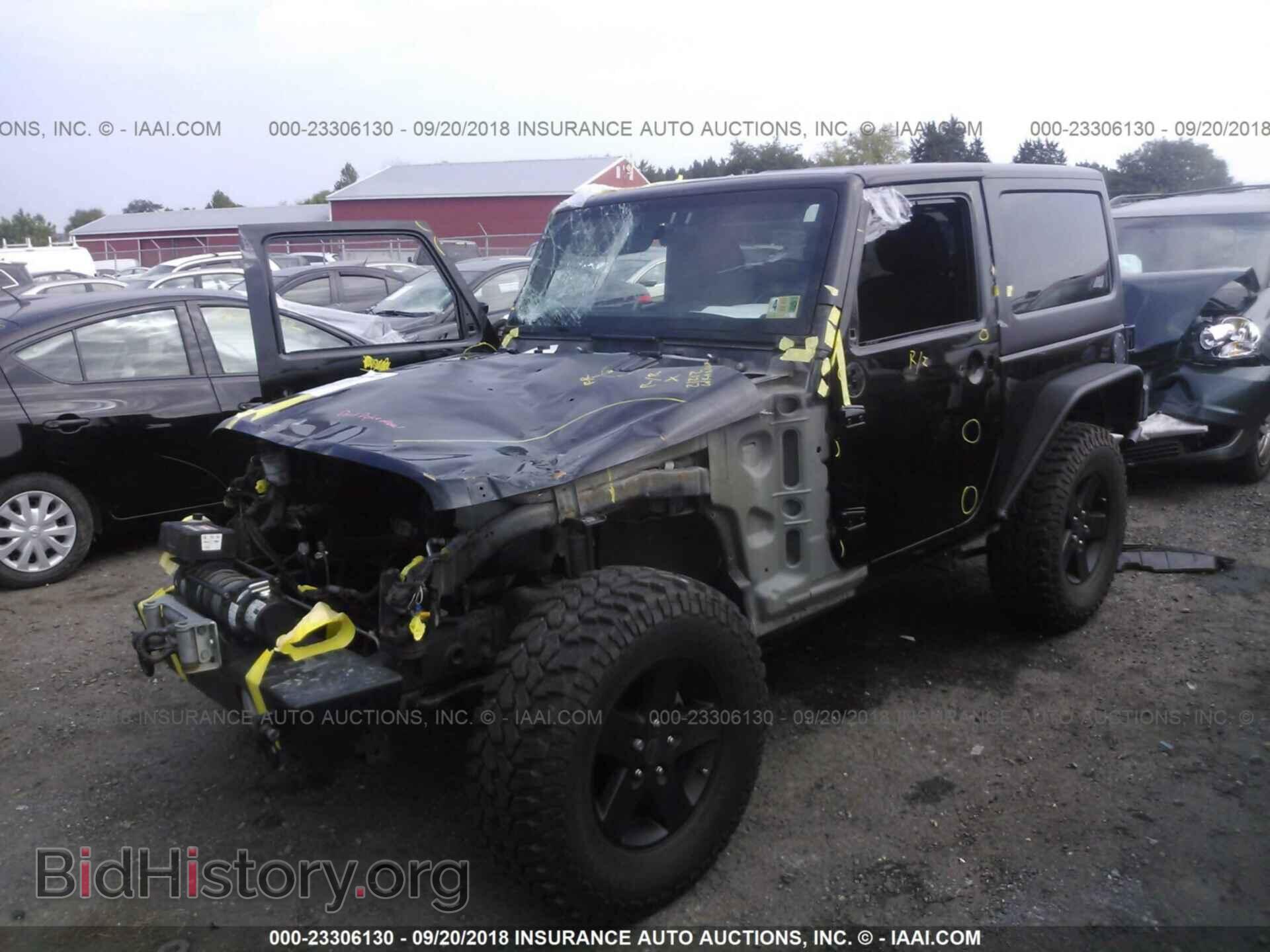 2011 Jeep Wrangler - VIN: 1J4BA6D16BL551427 - Фото 2