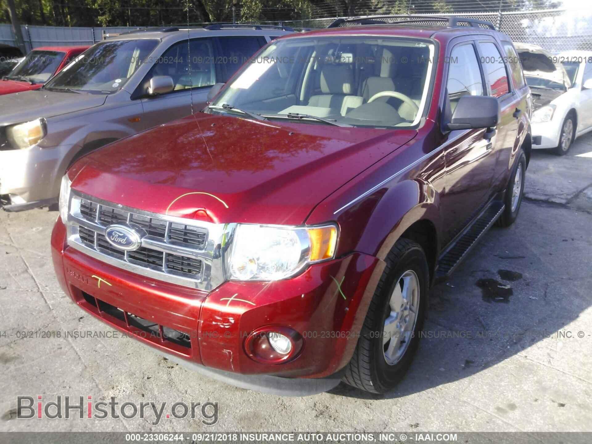 2012 Ford Escape - VIN: 1FMCU0D73CKC01467 - Photo 2