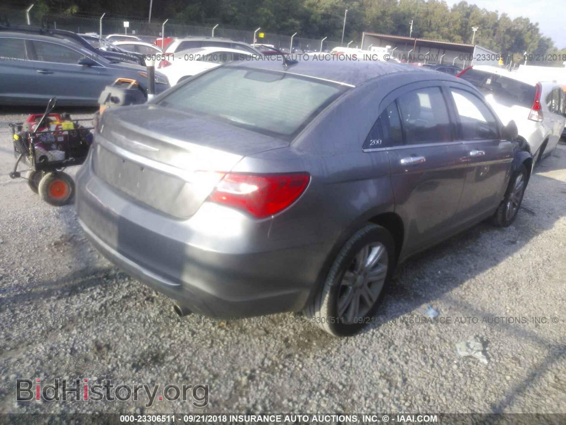 2013 Chrysler 200 - VIN: 1C3CCBAB1DN669603 - Фото 4