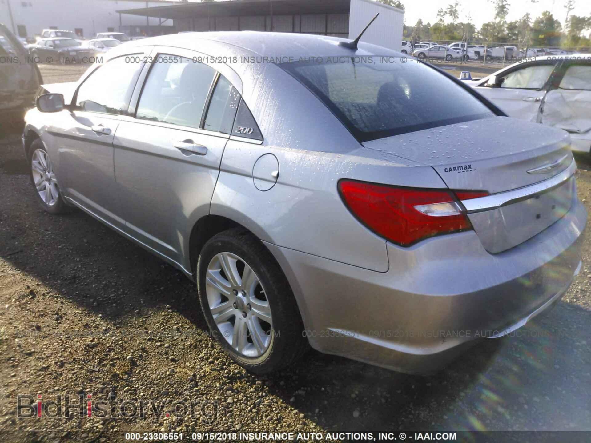2013 Chrysler 200 - VIN: 1C3CCBBB2DN693732 - Фото 3