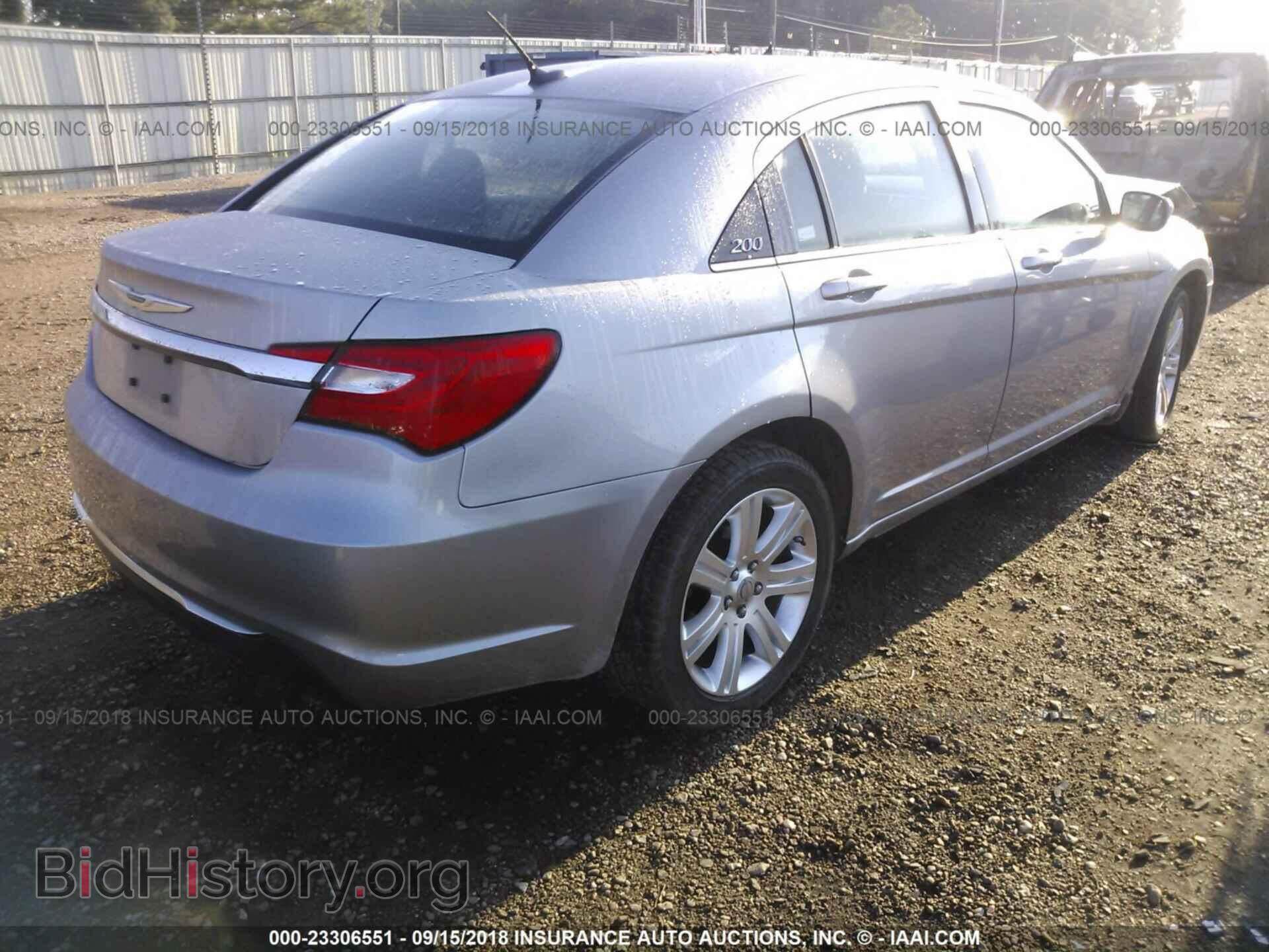 2013 Chrysler 200 - VIN: 1C3CCBBB2DN693732 - Фото 4