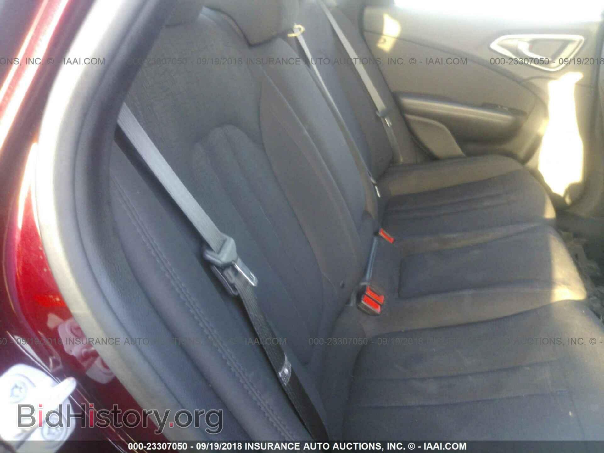 2016 Chrysler 200 - VIN: 1C3CCCAB8GN105795 - Photo 8
