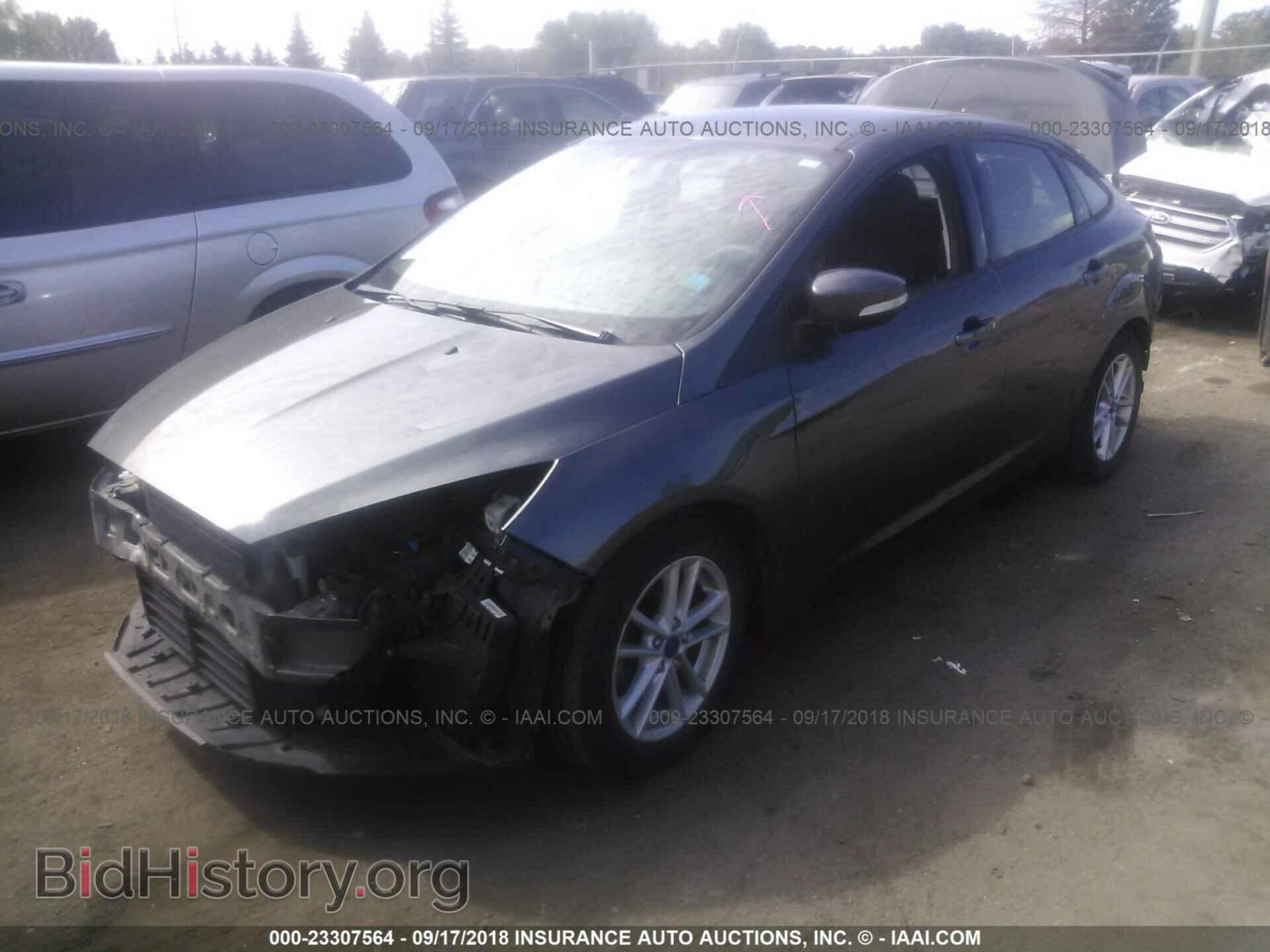 2016 Ford Focus - VIN: 1FADP3F23GL305482 - Photo 2