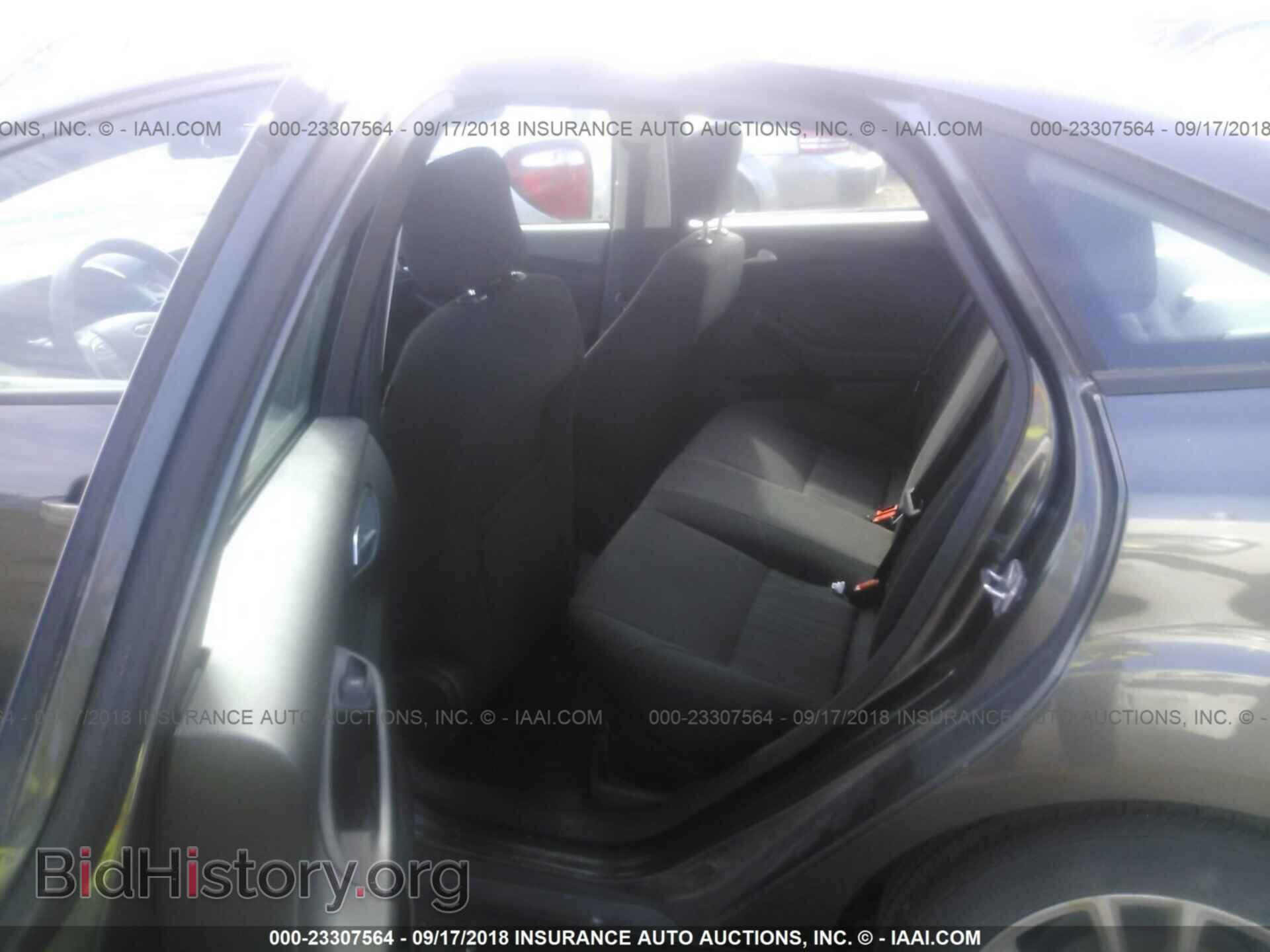 2016 Ford Focus - VIN: 1FADP3F23GL305482 - Photo 8